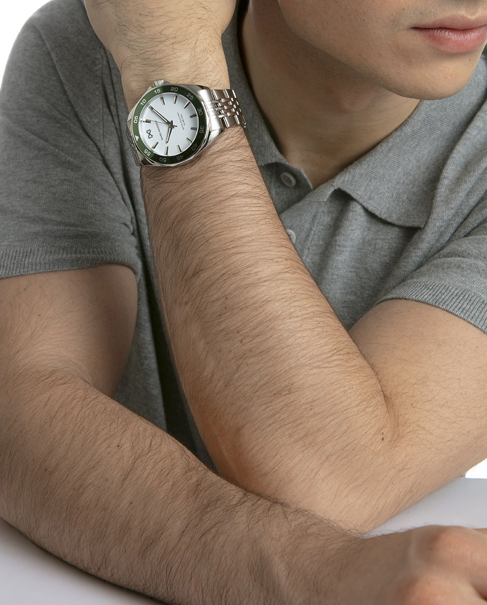 Relógio Analógico Caixa de Aço com Bisel Verde e Bracelete de Aço Prata-4