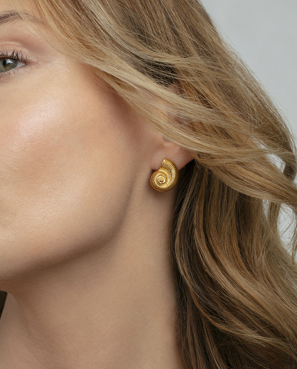 Brincos de Aço Ip Dourado em Forma de Caracol de Mar Ouro-2