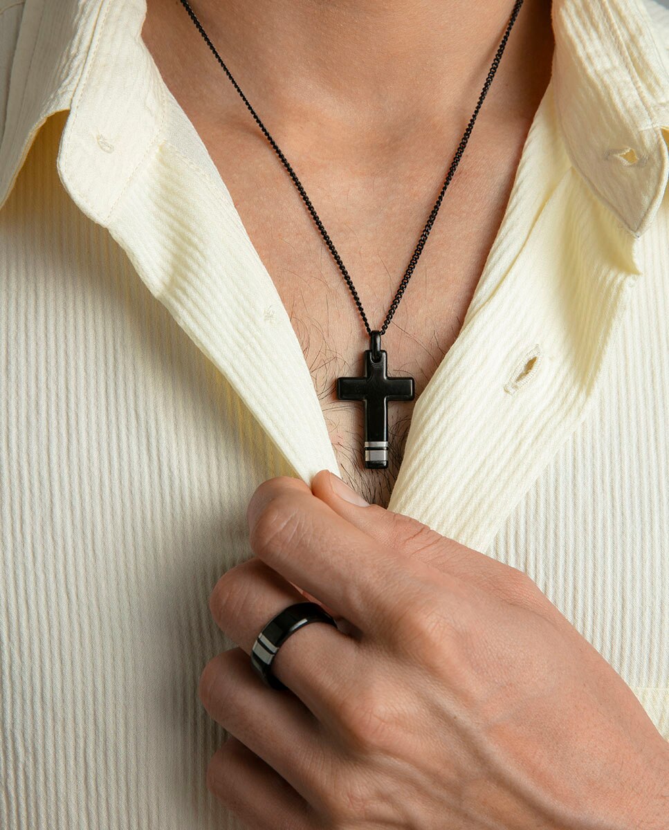 Colar de Aço Ip Preto com Cruz Pendente Preto-2