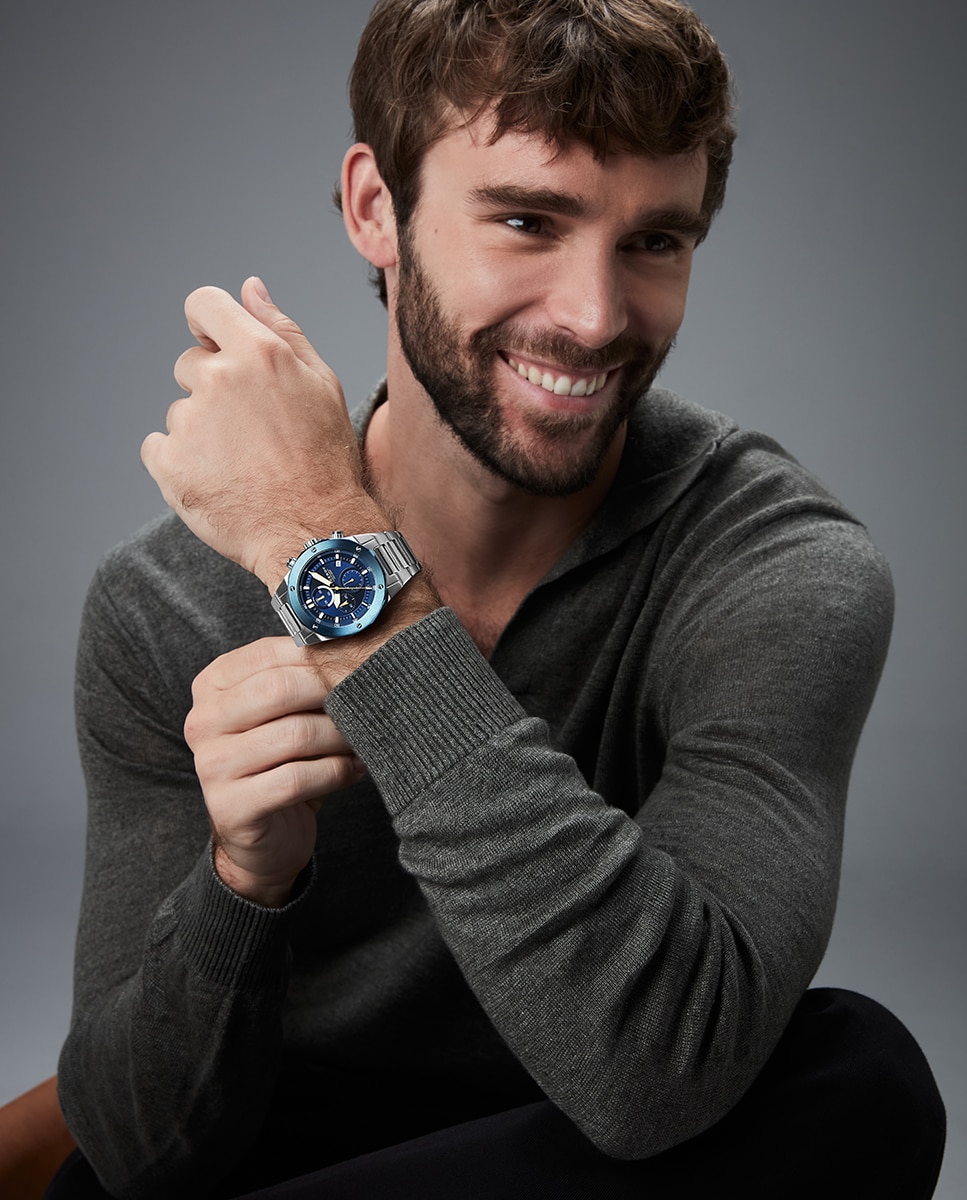 Relógio Analógico com Caixa Bitonal de Aço com Bisel Ip Azul e Bracelete de Aço Prateado-4
