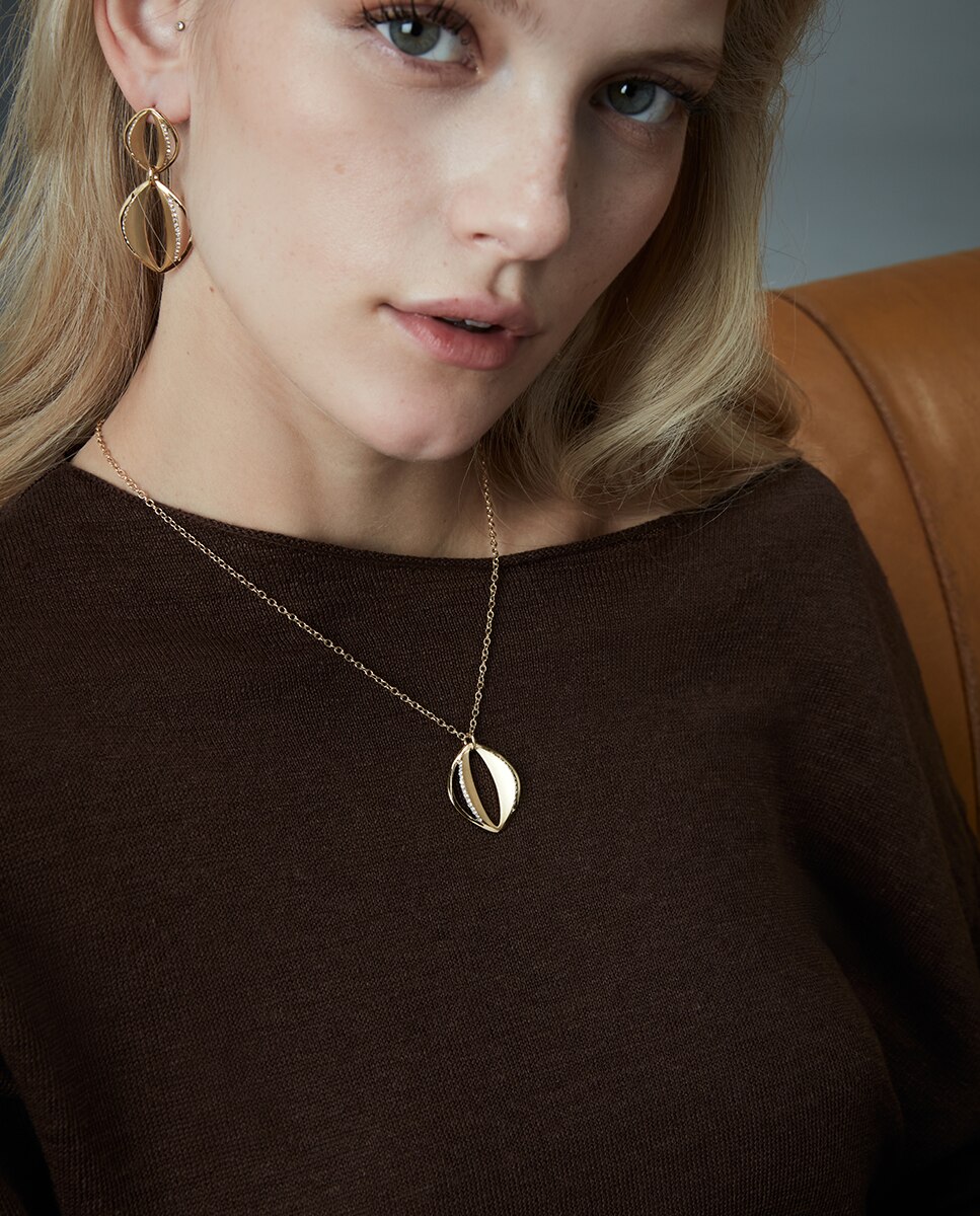 Colar Chic de Aço Ip Dourado com Pingente e Zircónias Dourado-2