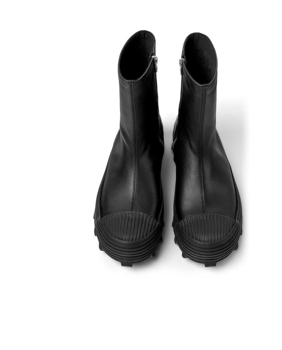 Botas Sola Track de Pele com Fecho Zip Preto-3