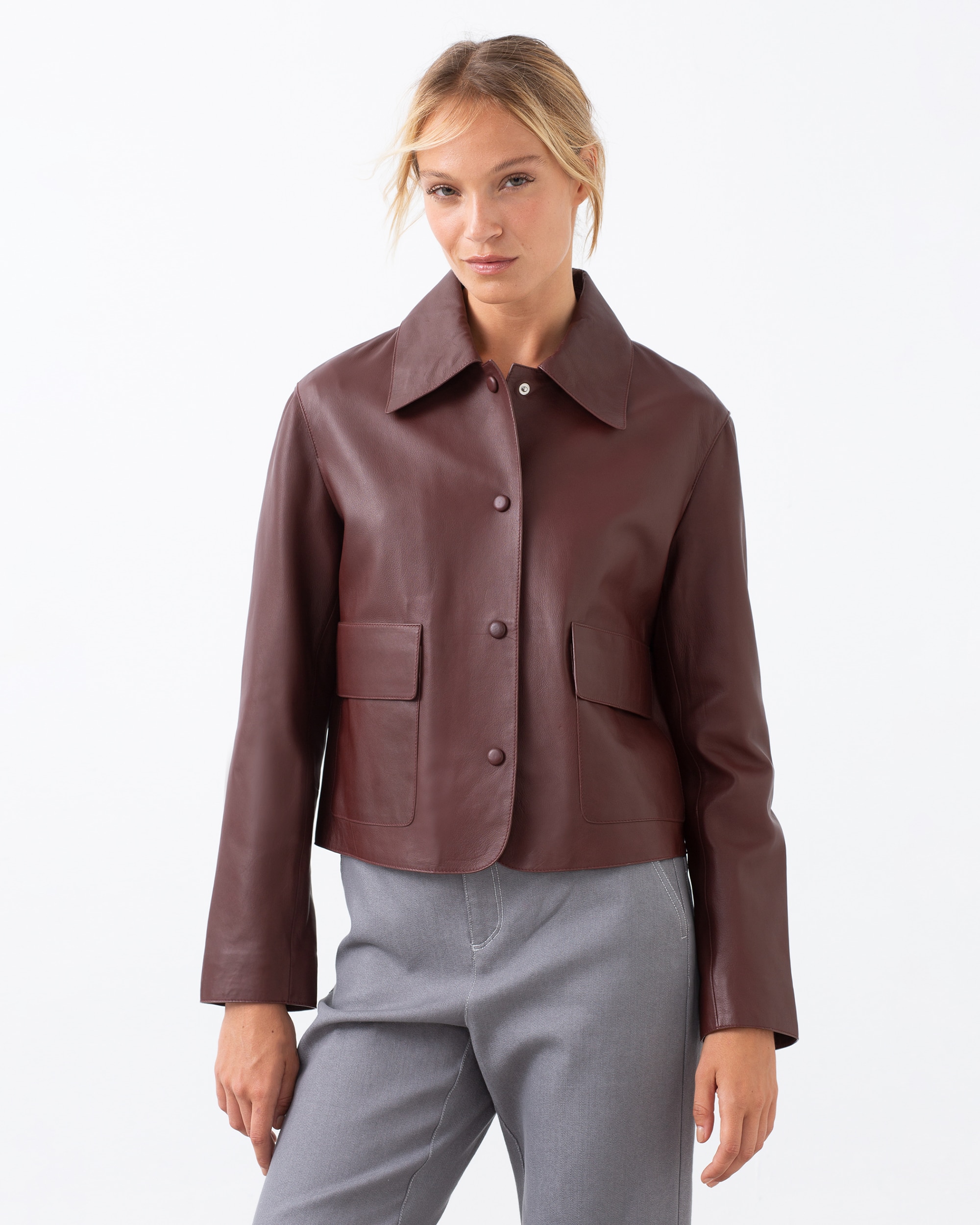 Imagem 0 de Blazer de Gola Tipo Camisa e Pele