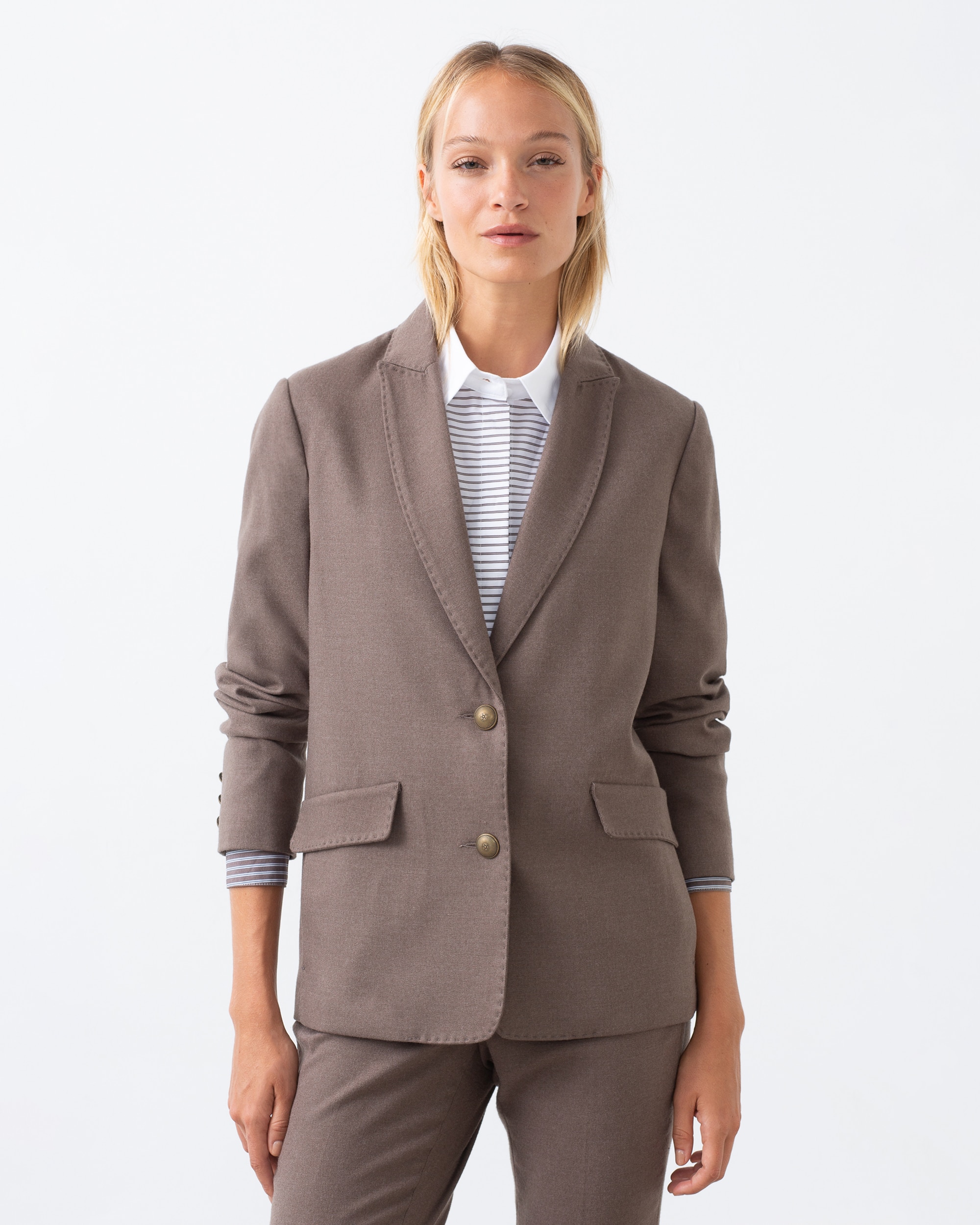 Imagem 0 de Blazer de Gola com Lapela e Bolso em Costura Invisível