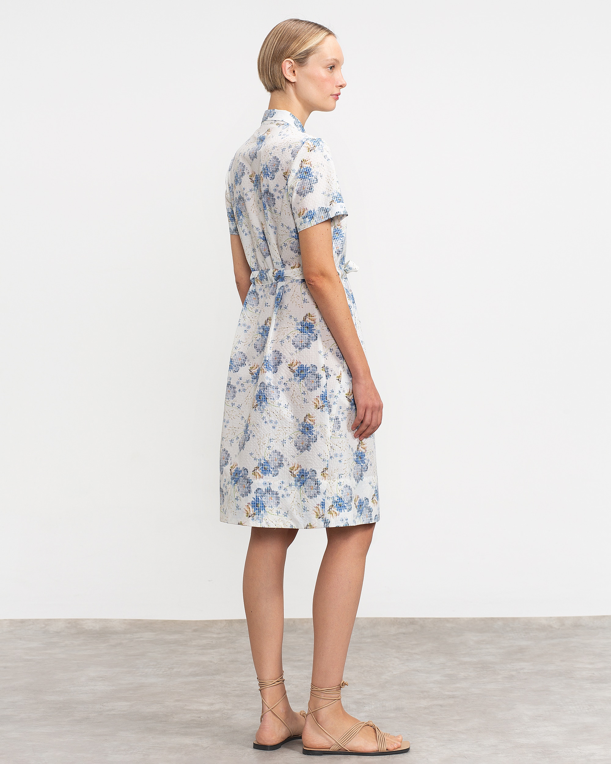 Vestido Curto com Cinto Branco / Azul-2