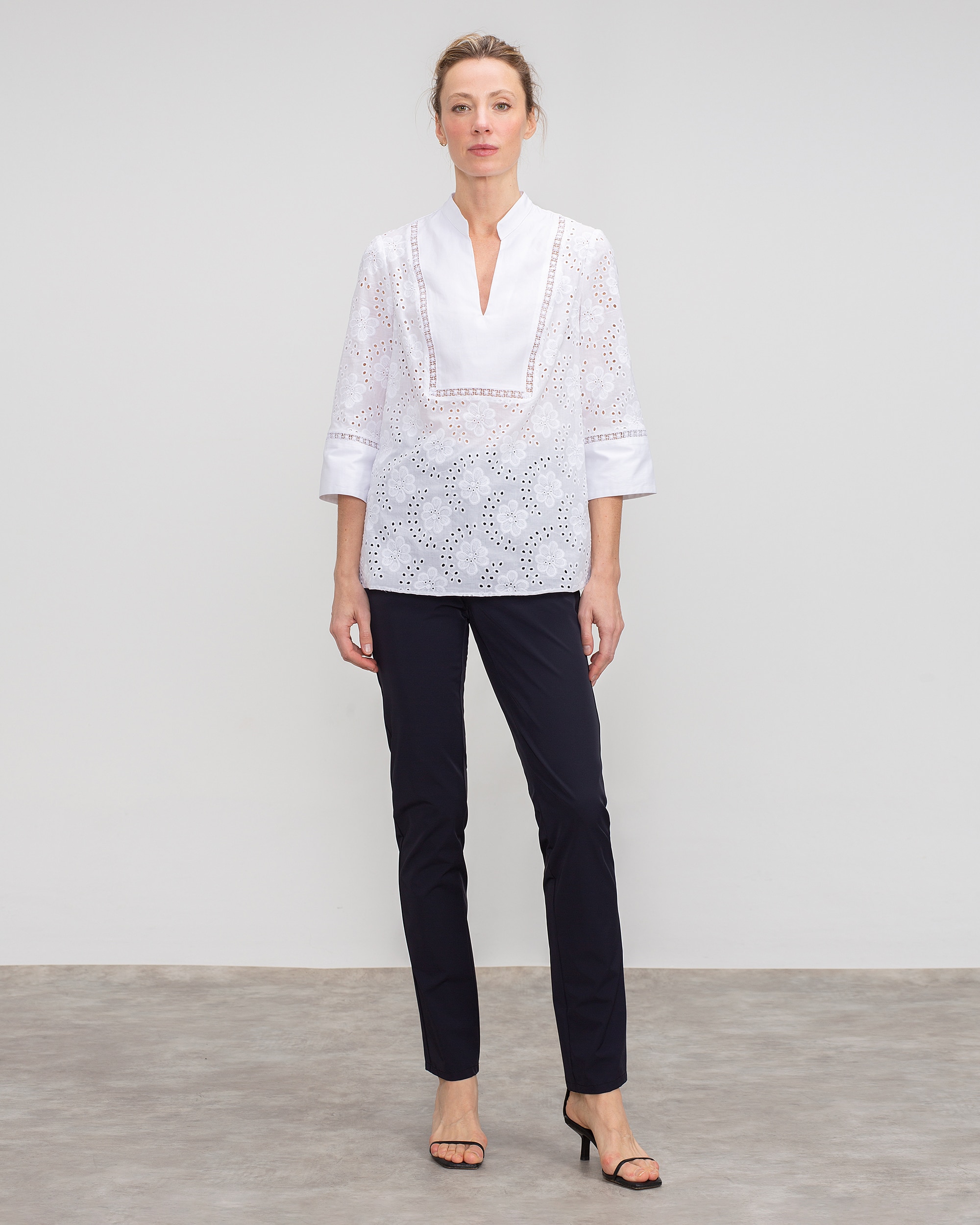 Camisa com Gola Panadero e Bordado Suíço Branco-2