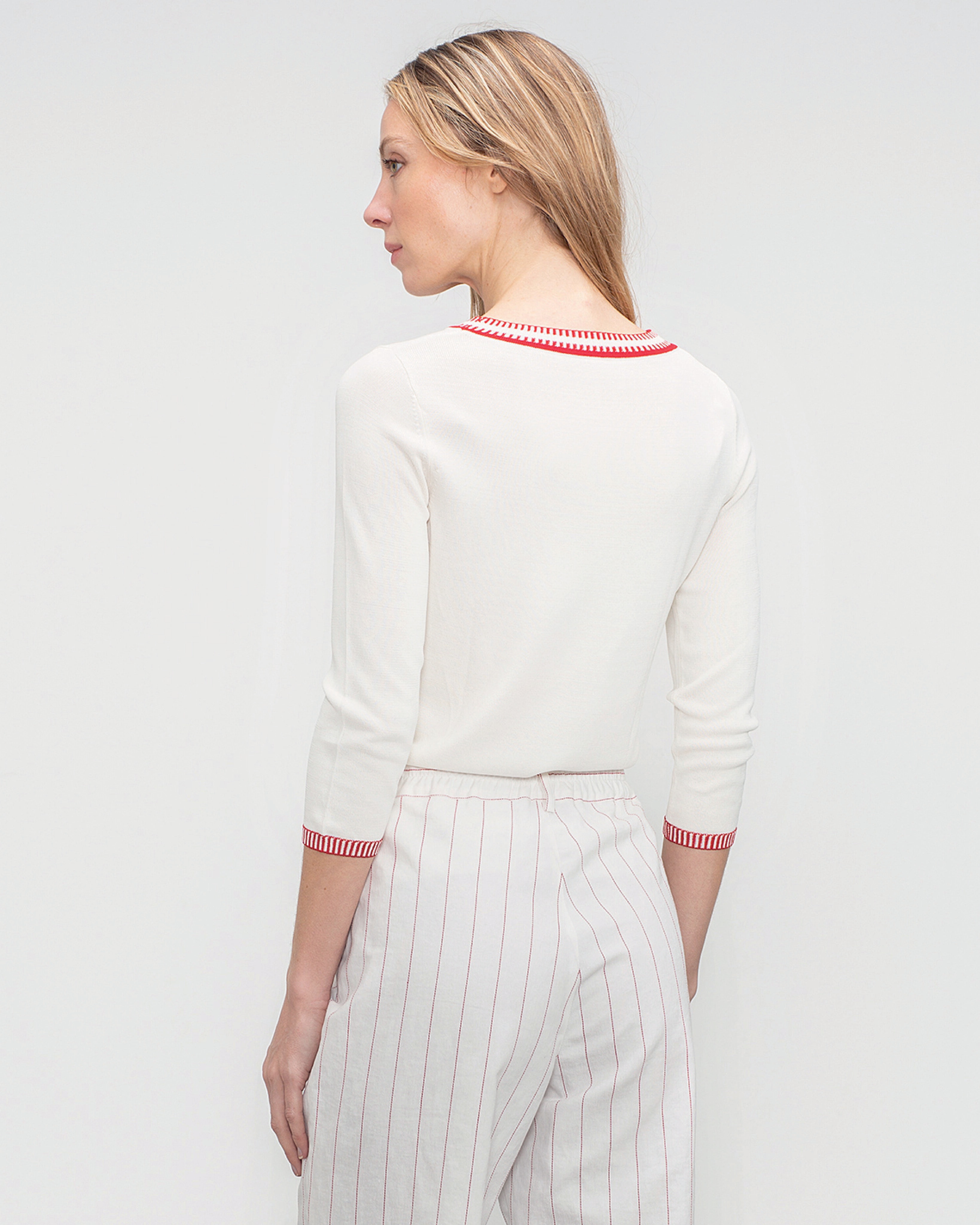 Camisola com Detalhe na Gola Redonda e Manga 3/4 Branco-2