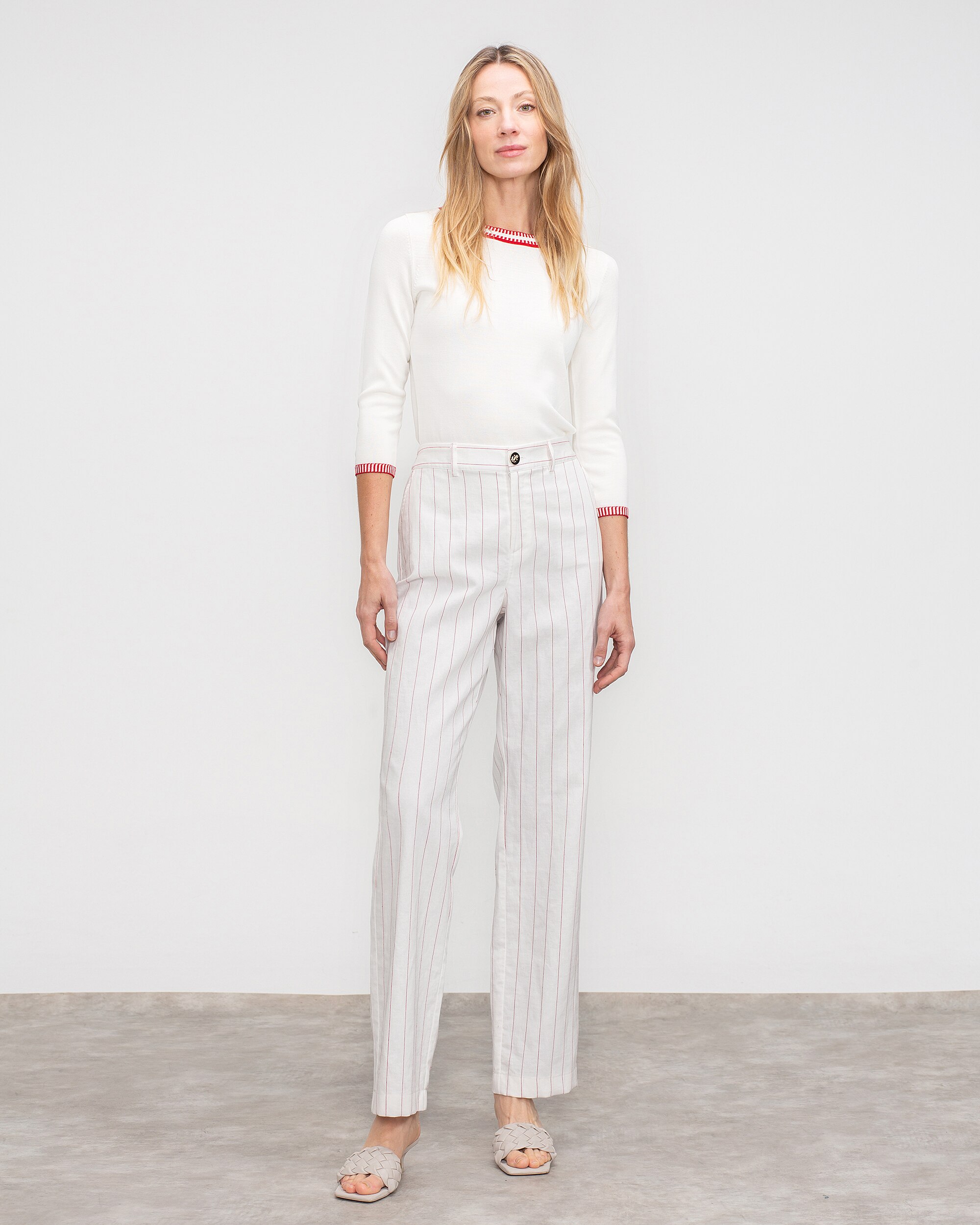Camisola com Detalhe na Gola Redonda e Manga 3/4 Branco-3