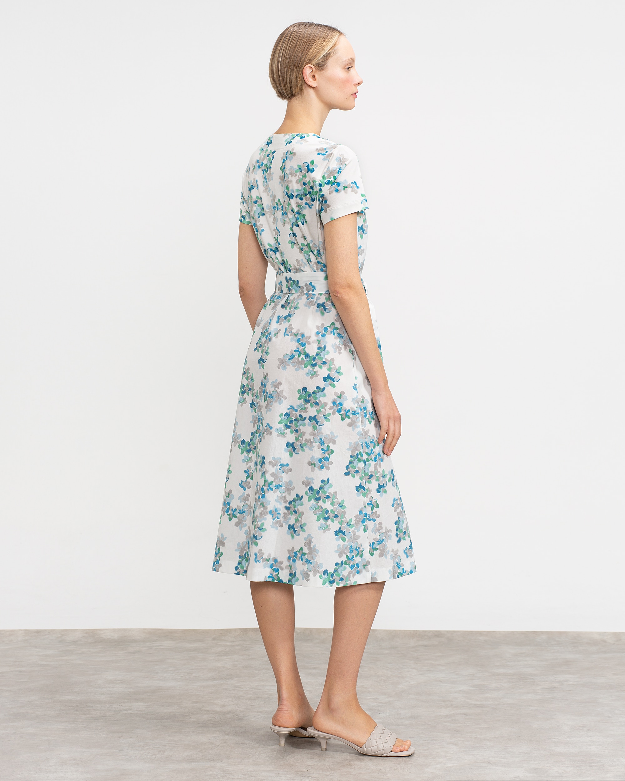 Vestido Midi com Cinto Branco / Azul-2
