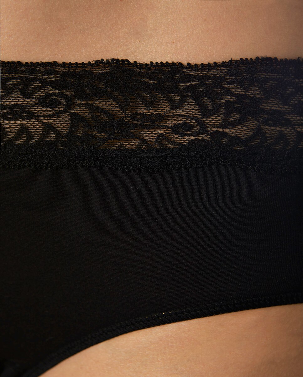 Cueca Alta com Detalhe de Renda em Tecido de Soja Ecofriendly Preto-3
