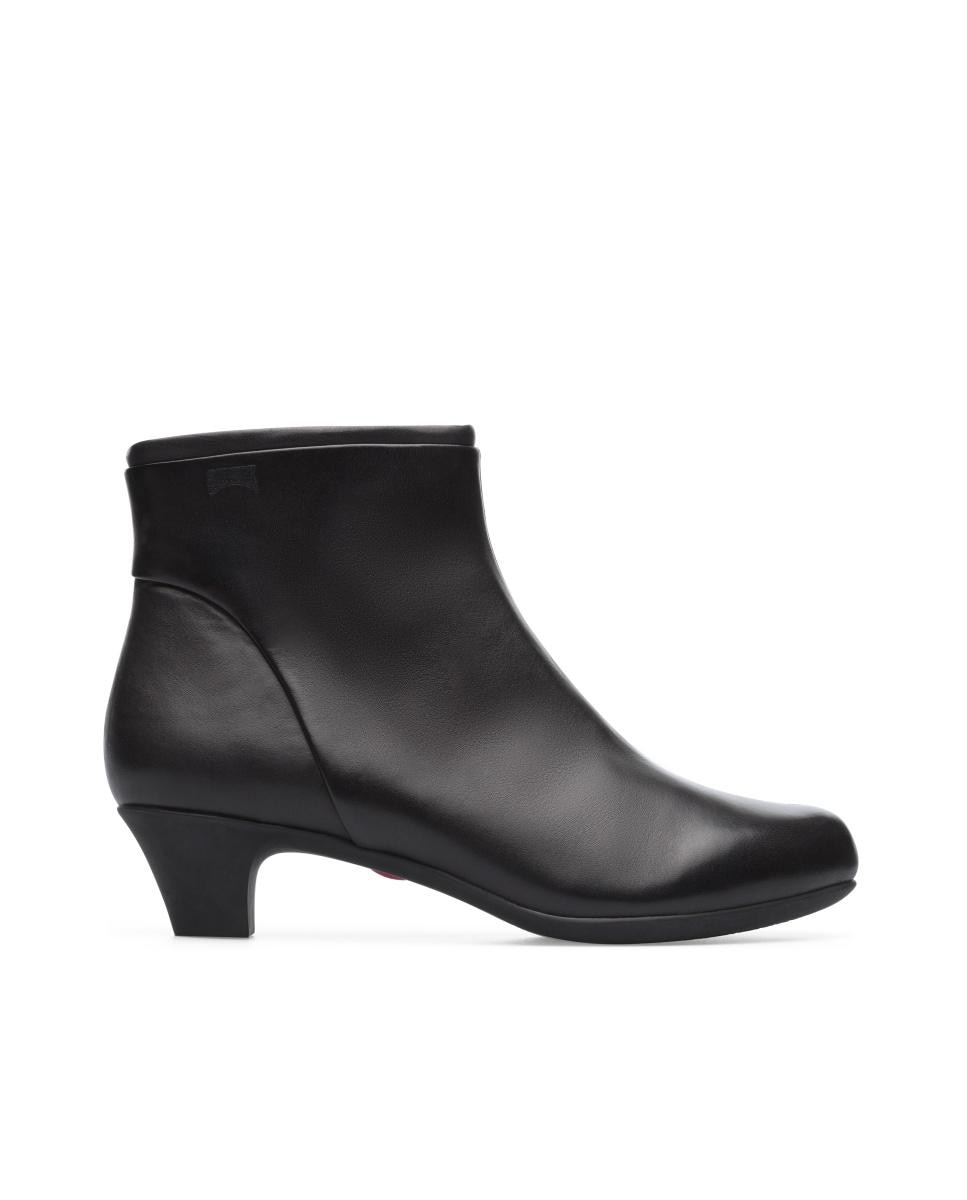 Imagem 0 de Botins de Pele em Preto