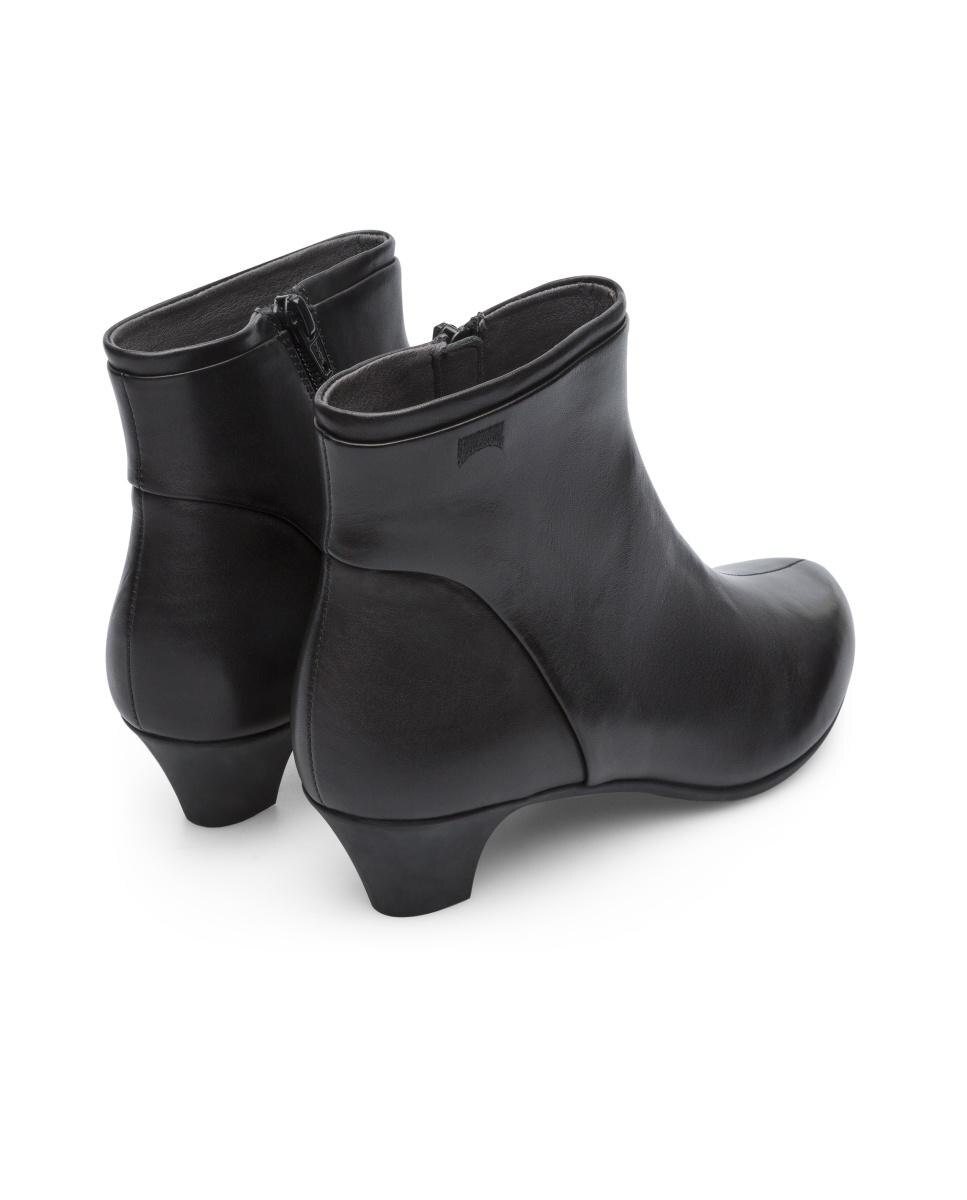Botins de Pele em Preto Preto-4