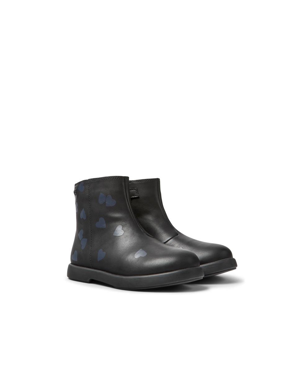Botins Infantil em Pele com Estampado de Corações - Preto Camper Preto-2