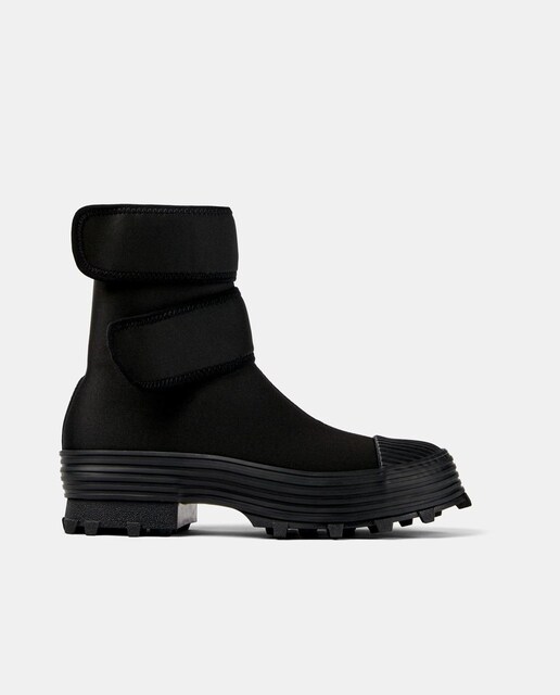Imagem 0 de Botas Unissexo de Cano Médio com Sistema de Auto-fecho