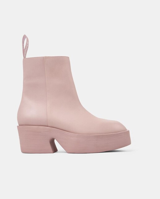 Imagem 0 de Botins Billie de Pele com Sola Ultraleve