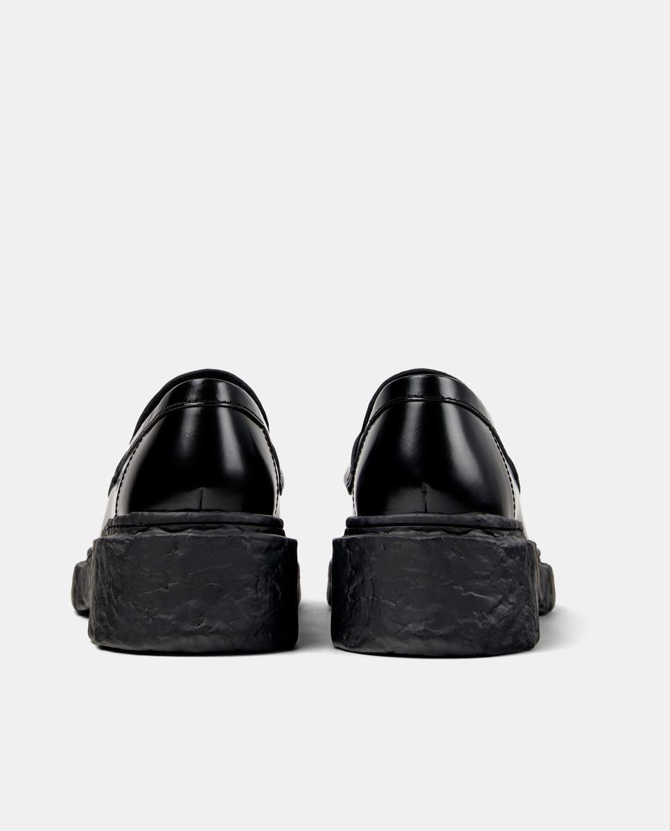 Mocassins Vamonos com Sola Texturizada e Biqueira Redonda Preto-4