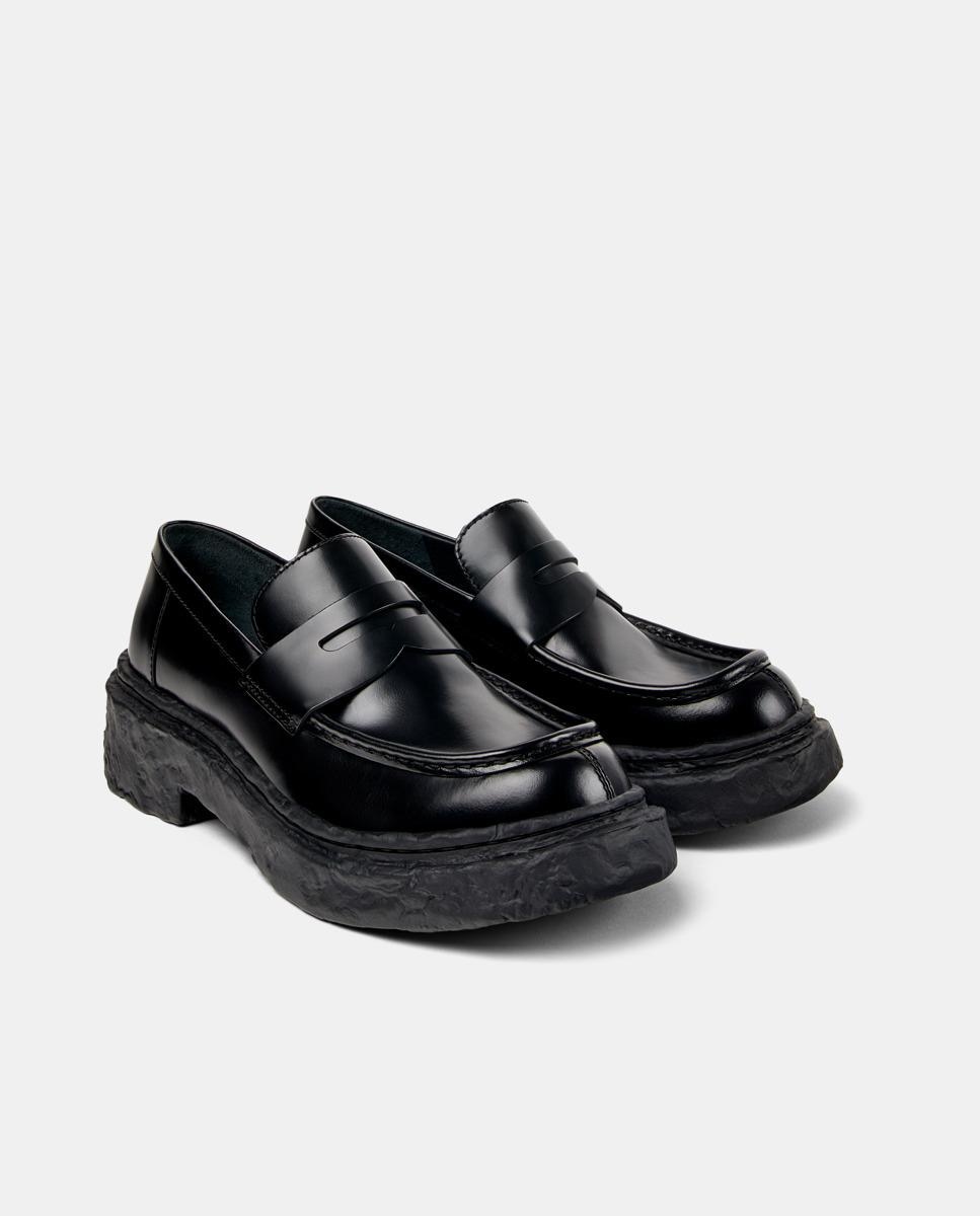 Mocassins Vamonos com Sola Texturizada e Biqueira Redonda Preto-2
