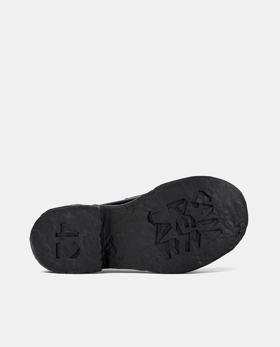 Mocassins Vamonos com Sola Texturizada e Biqueira Redonda Preto-5