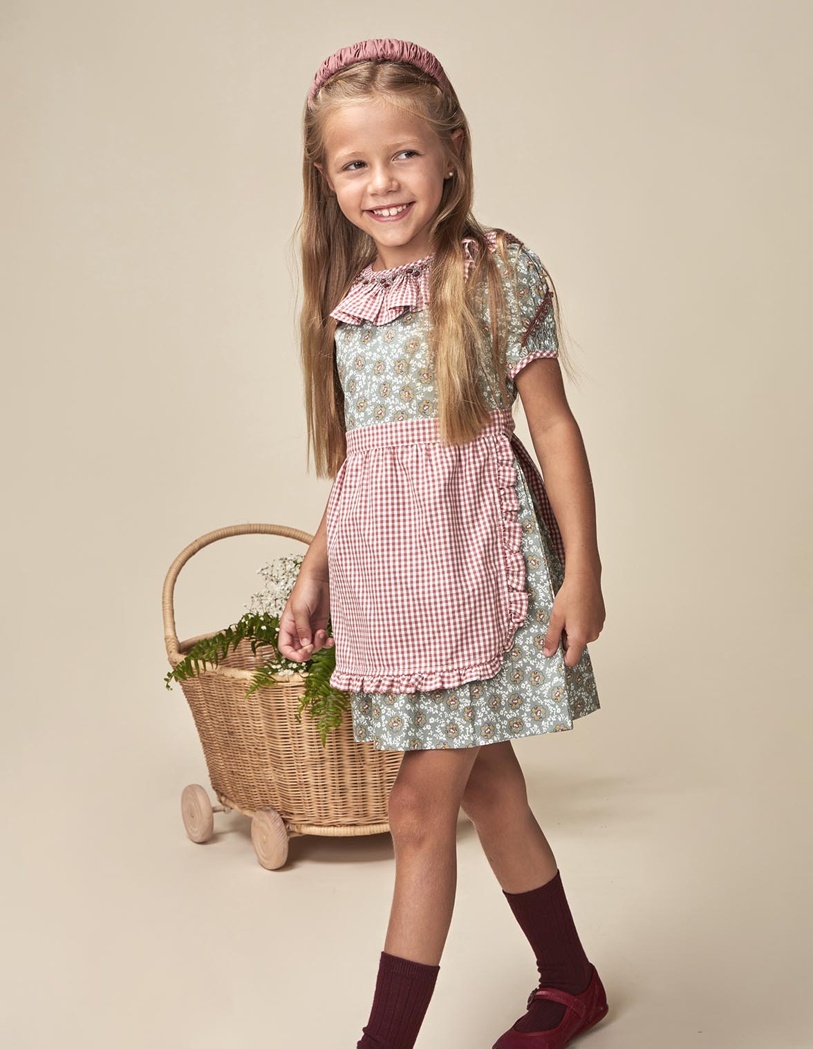 Imagem 0 de Vestido Infantil com Avental