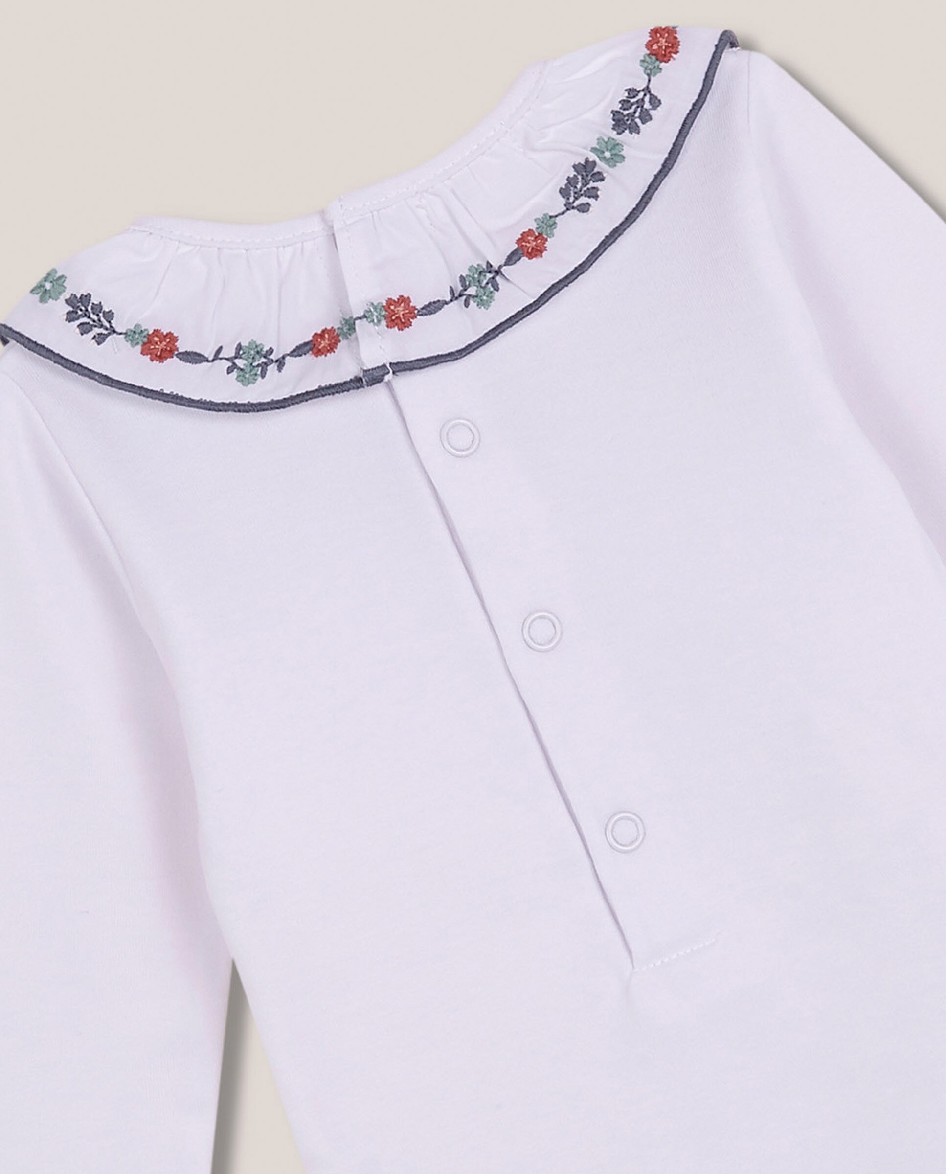 Body Formal com Gola Bordada Branco-4