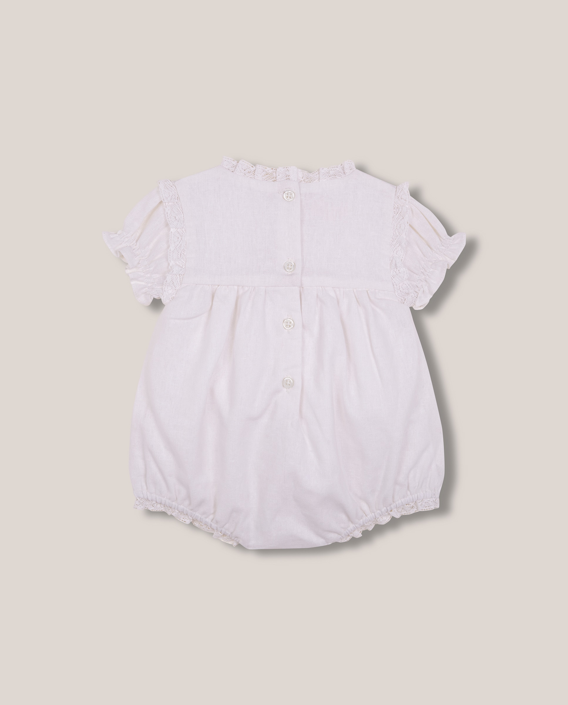 Macacão Curto para Bebé de Linho com Tiras de Renda Gocco Branco-marfim-2