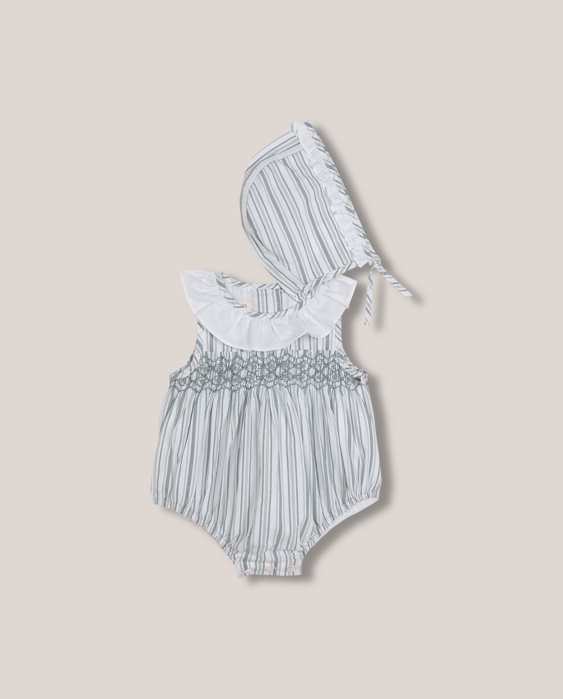 Imagem 0 de Macacão Curto para Bebé com Smock