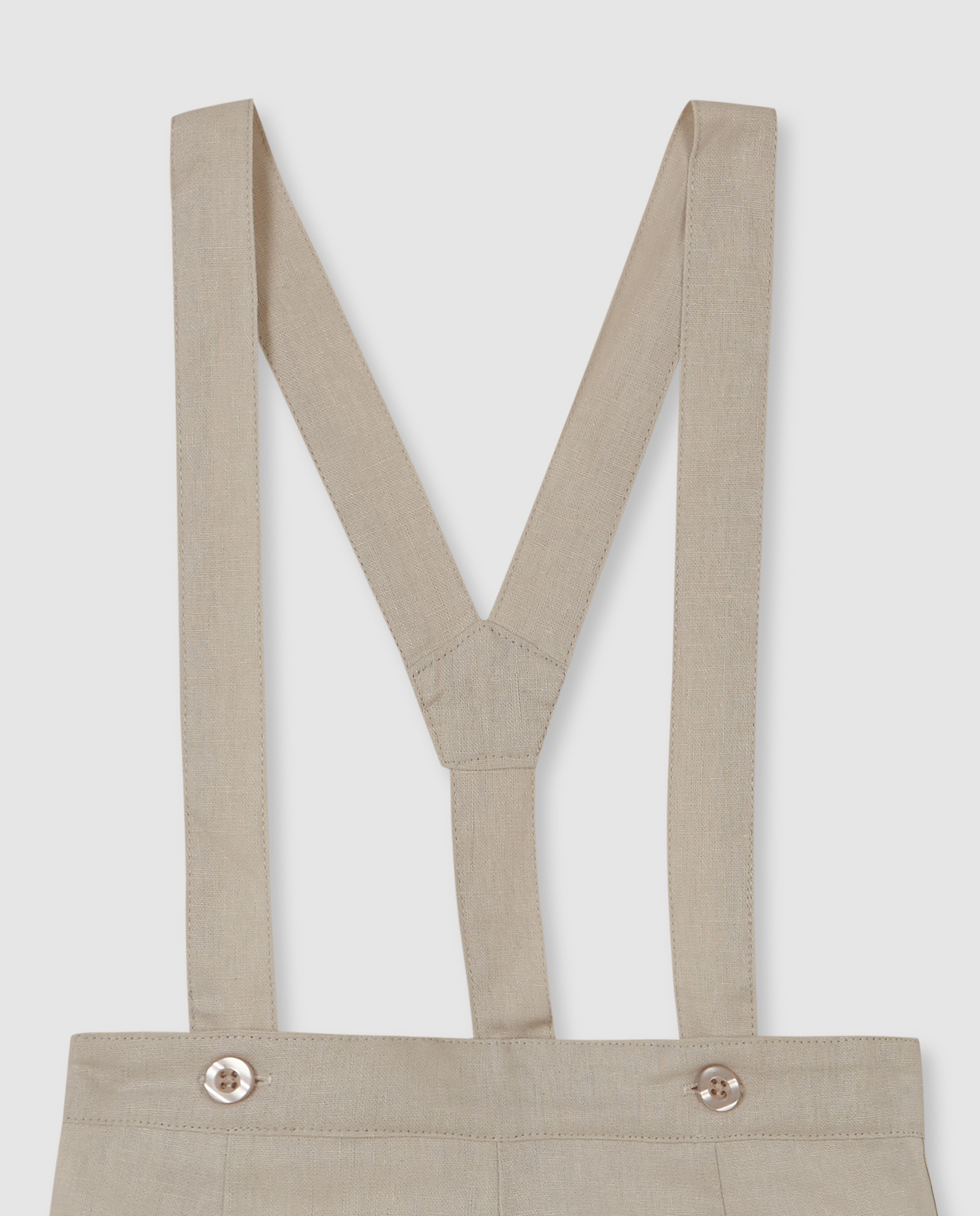 Calças Curtas Infantil de Linho com Alças Bege-5