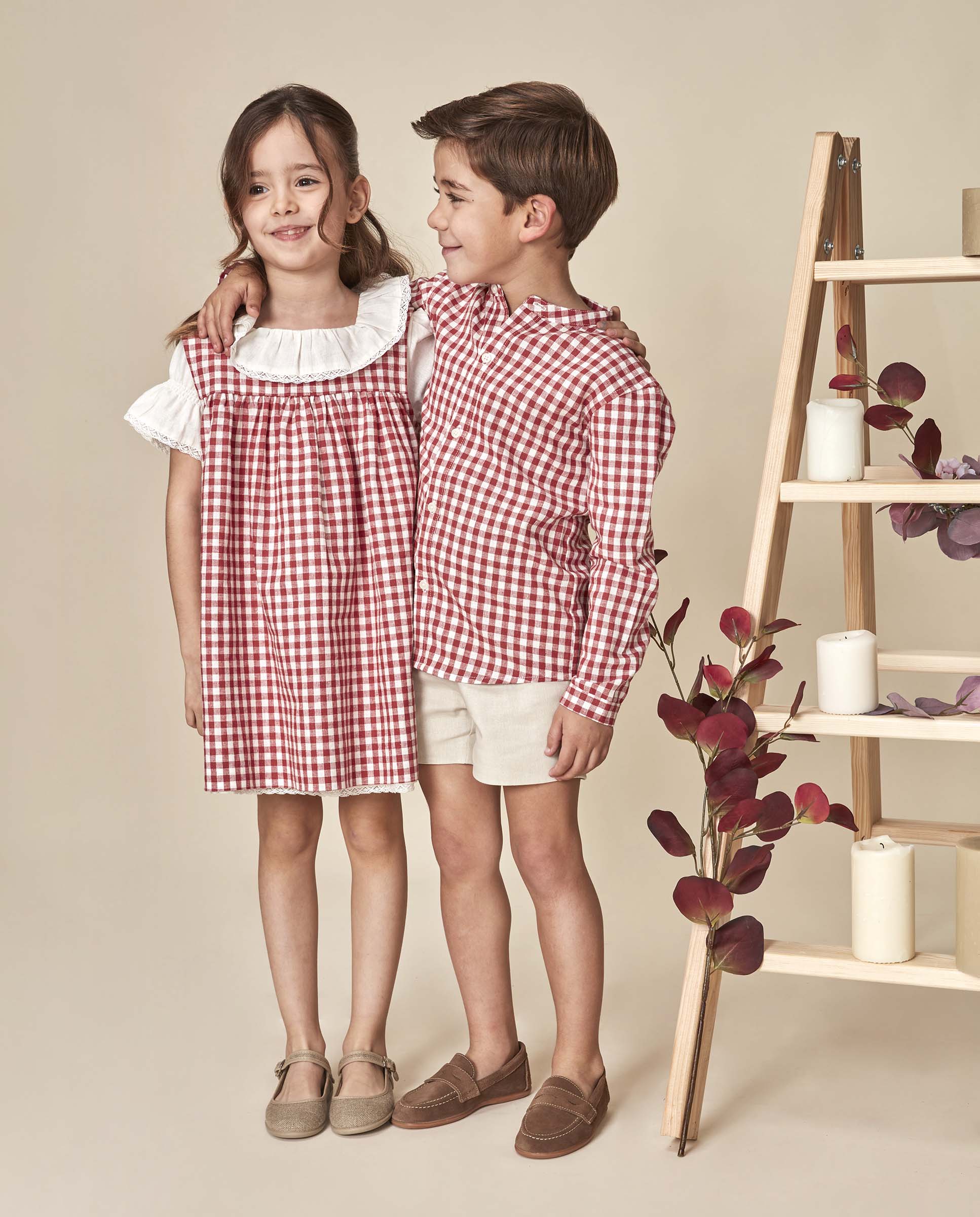 Vestido em Linho Infantil com Avental Gocco Branco-marfim-7