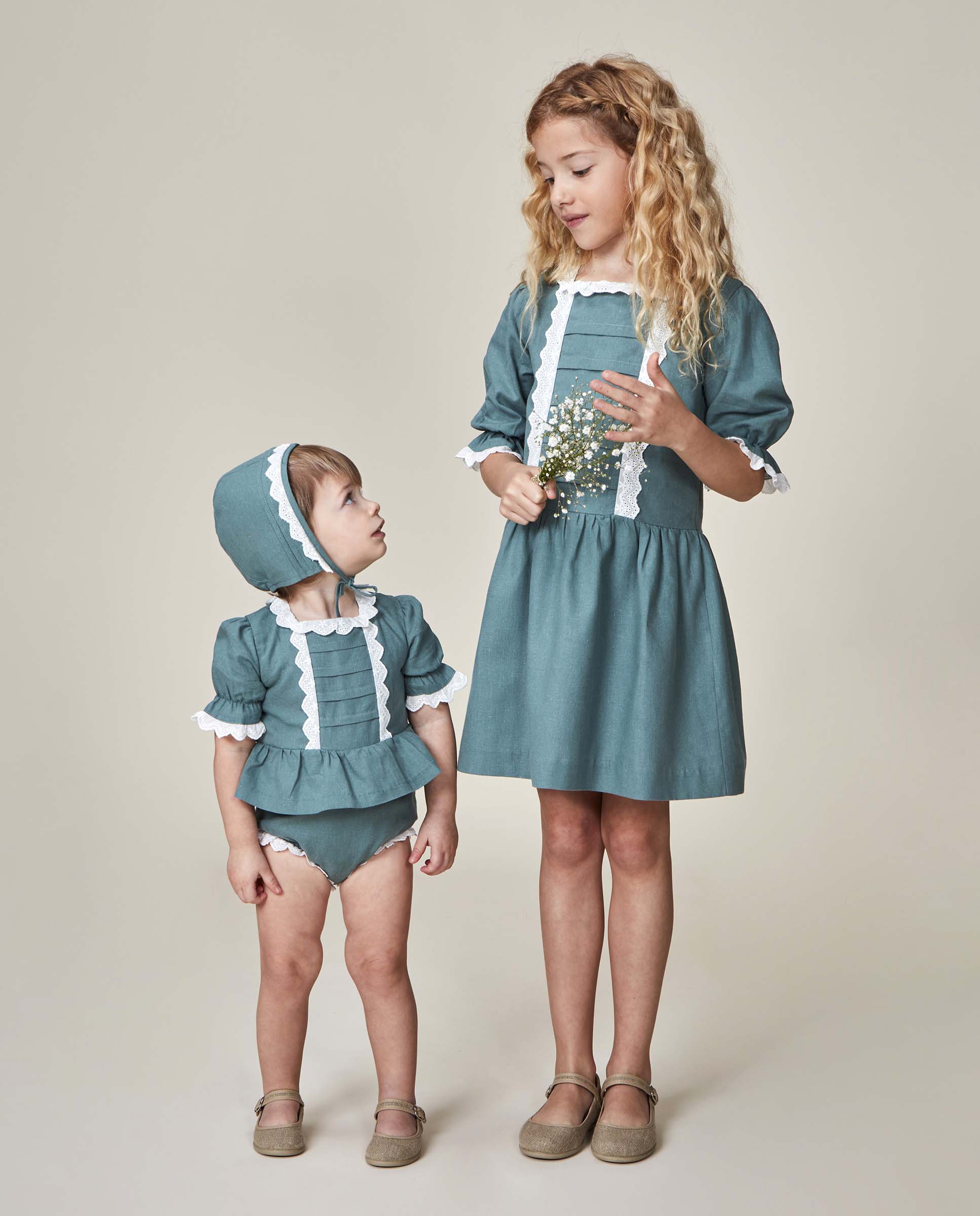 Vestido Infantil de Linho com Tiras Bordadas Verde-7
