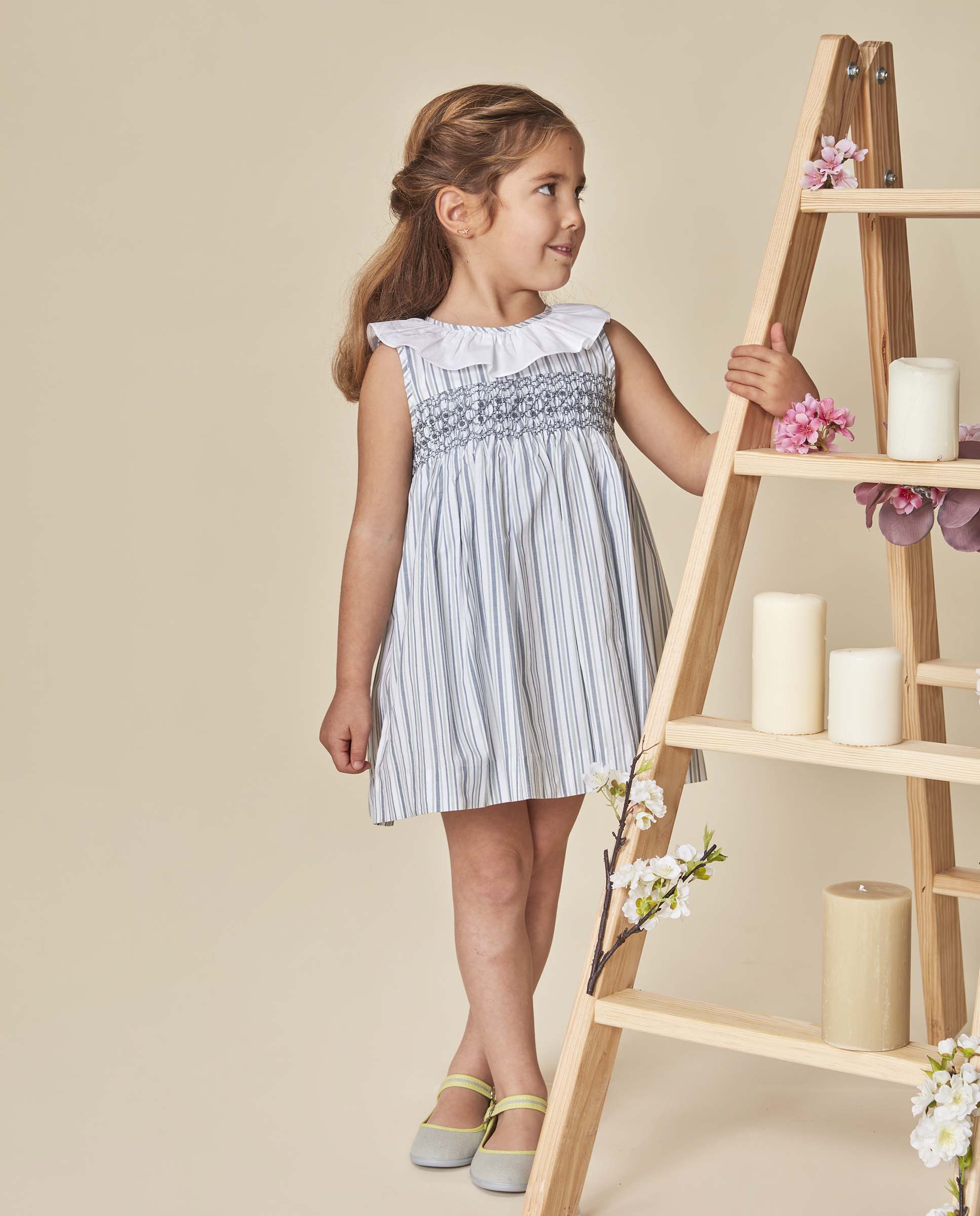 Imagem 0 de Vestido Infantil com Smock