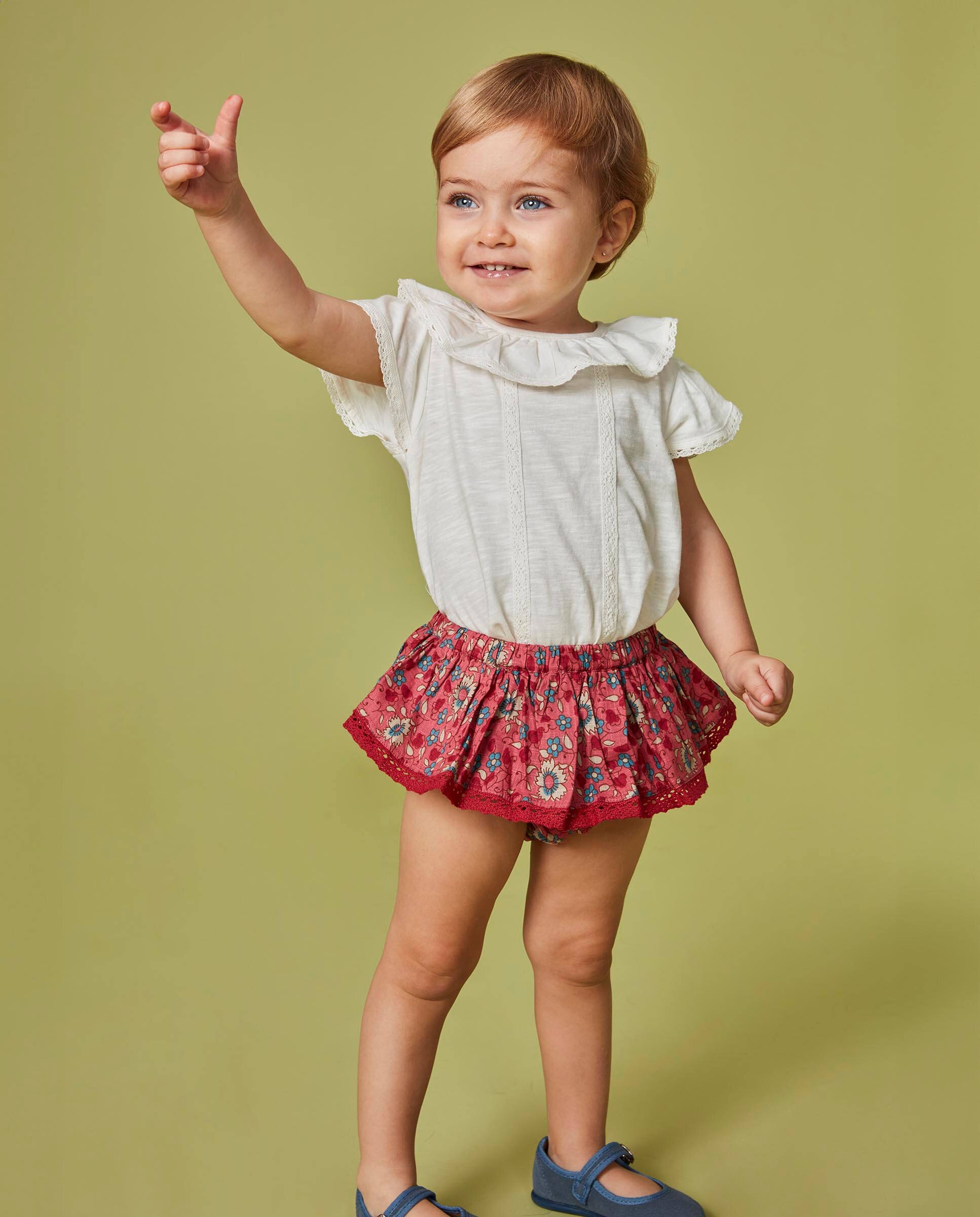 Shorts para Bebé com Estampado de Flores Coral-6