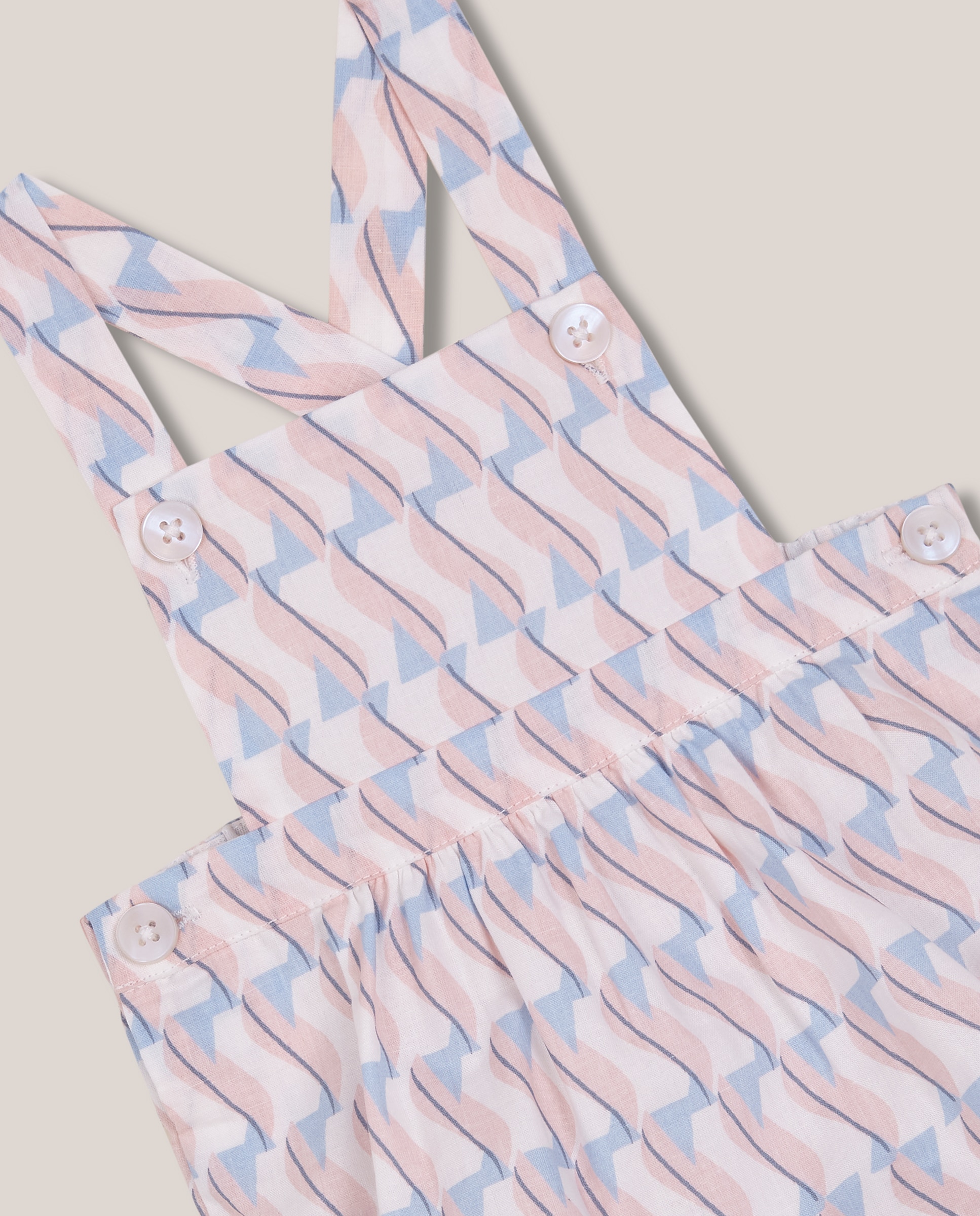 Macacão Curto para Bebé com Estampado Geométrico Gocco Rosa-3