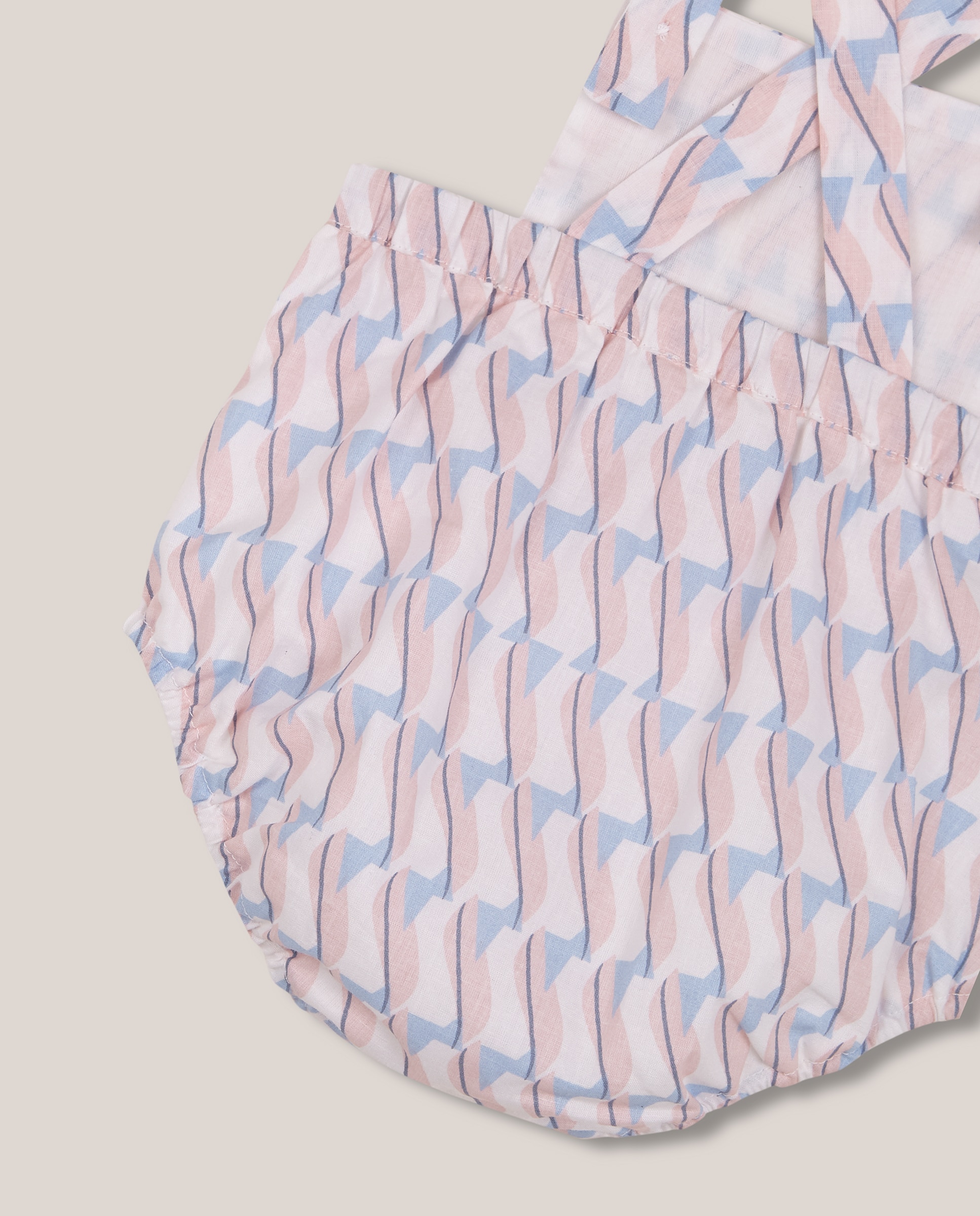Macacão Curto para Bebé com Estampado Geométrico Gocco Rosa-4