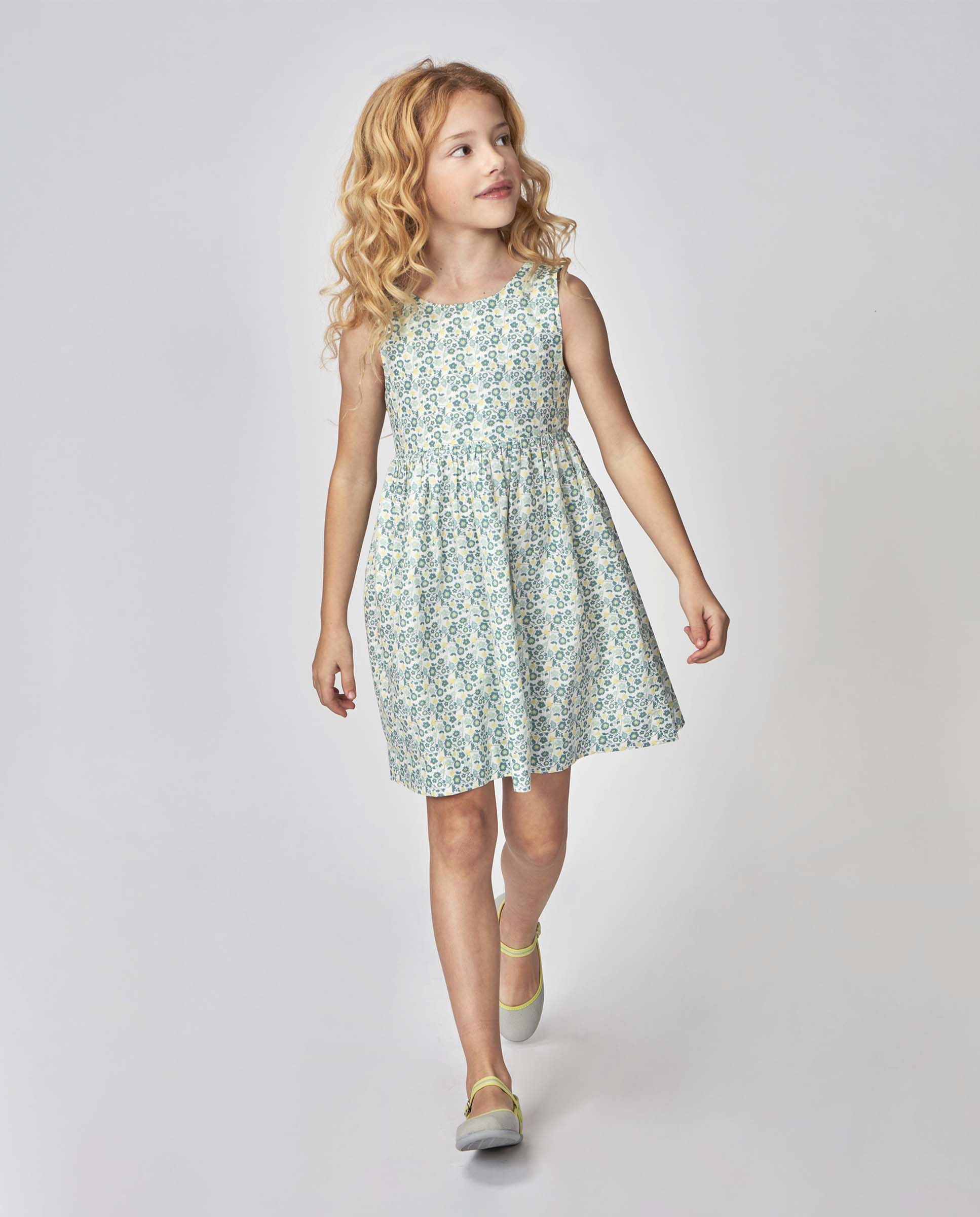 Imagem 0 de Vestido Infantil com Flores e Alças