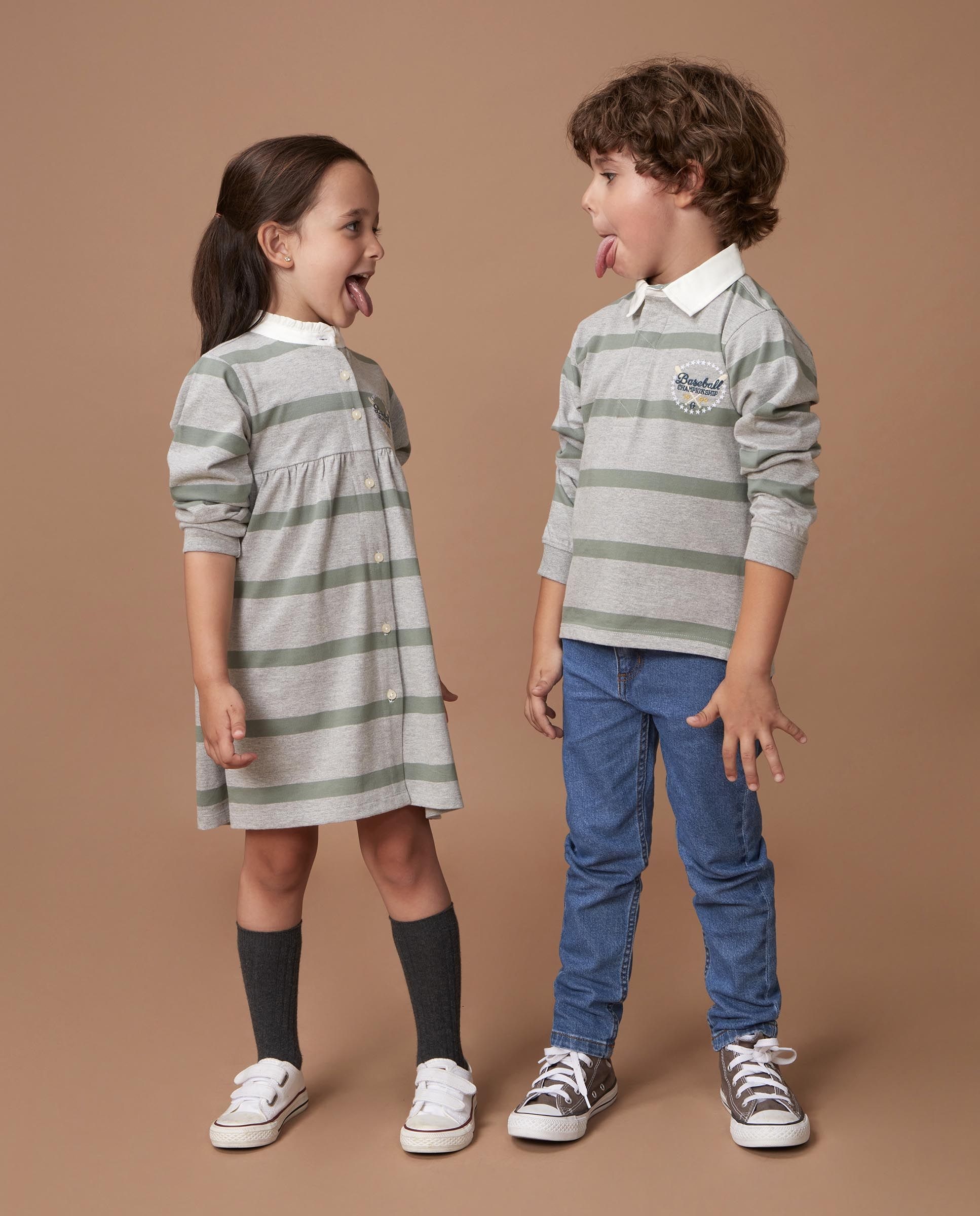 Polo Infantil Às Riscas com Bordado Cinzento-7