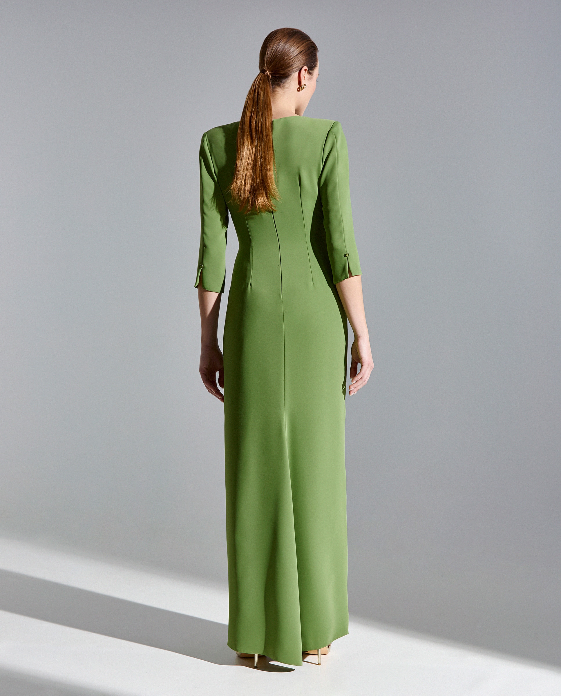 Vestido Comprido Envolvente com Saia a Direito e Manga 3/4 e Decote em V Verde-2
