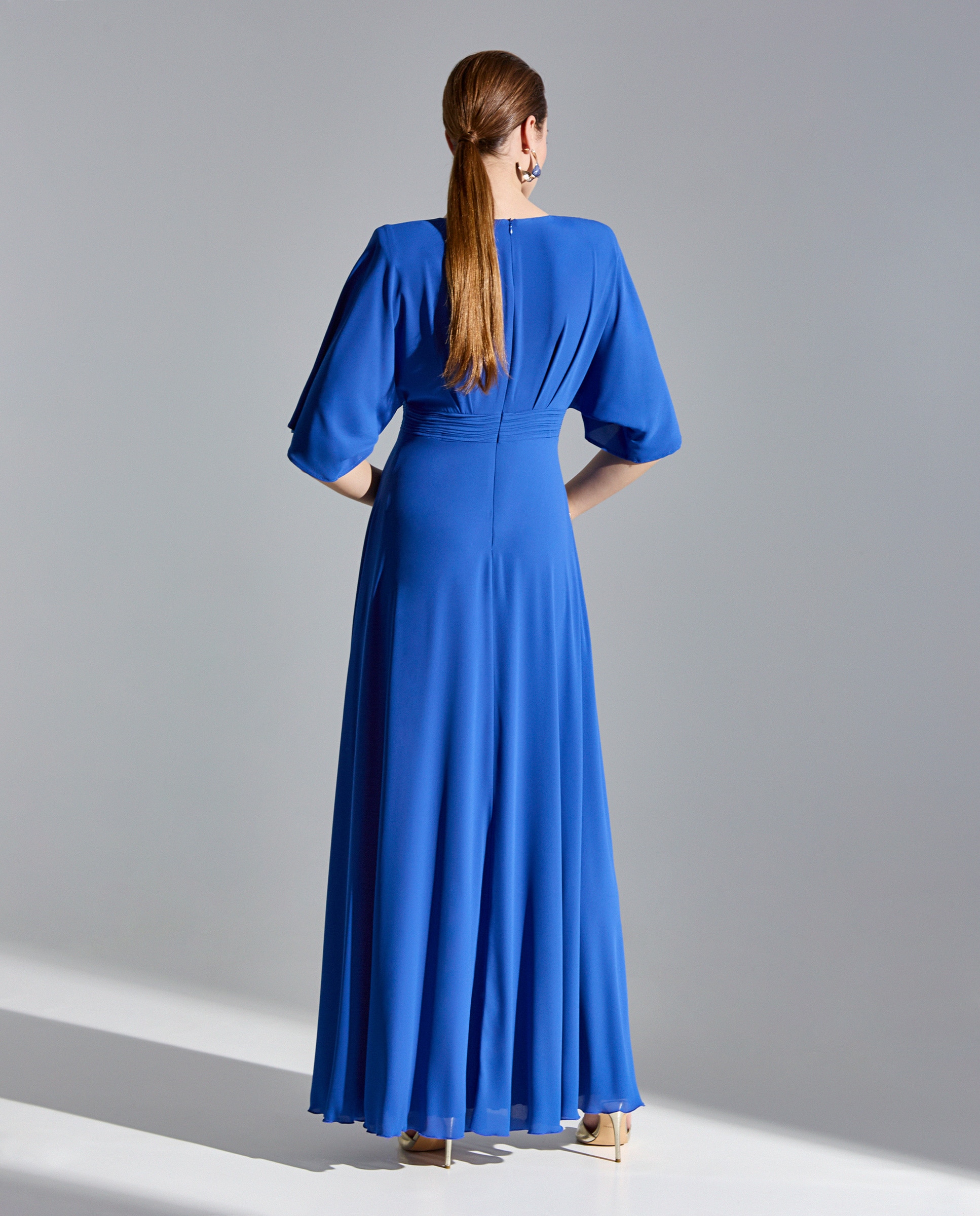 Vestido Comprido com Saia de Capa e Mangas Morcego e Cintura Plissada Azul-2