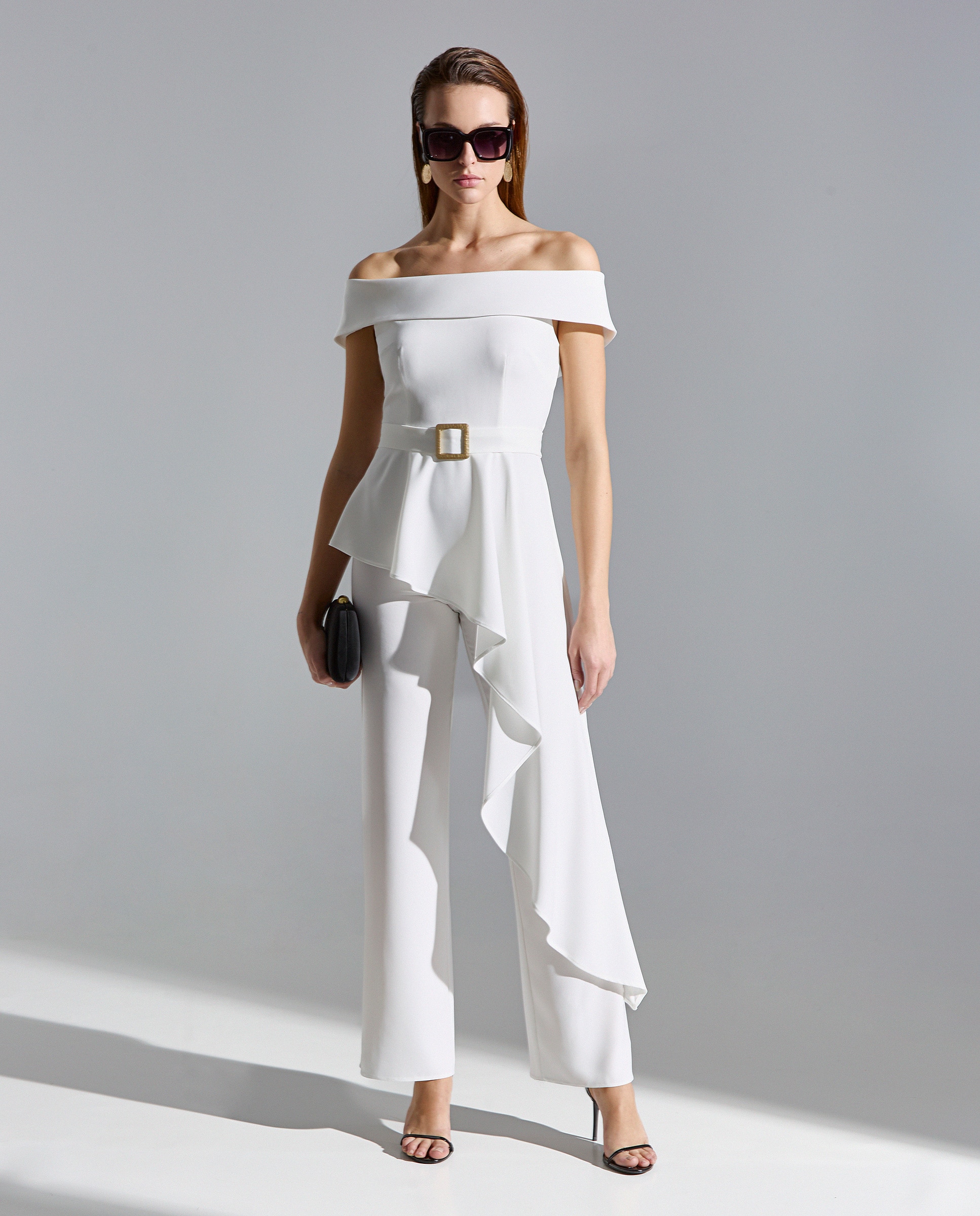 Imagem 0 de Calças Formais com Top e Calças Compridas À Boca de Sino e Cinto com Fivela Dourada