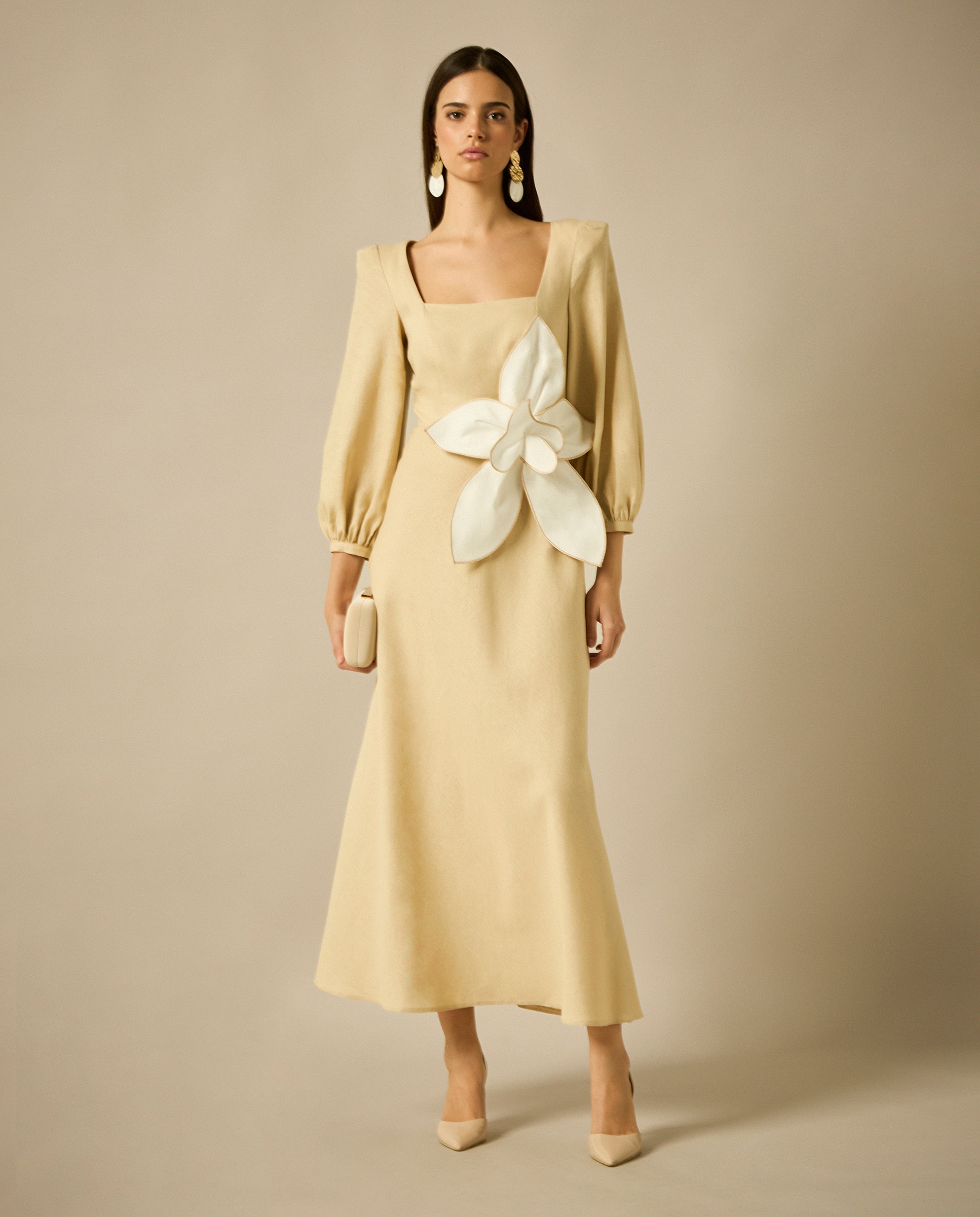 Imagem 0 de Vestido Midi com Decote Quadrado e Manga Comprida Ampla e Maxi de Flor