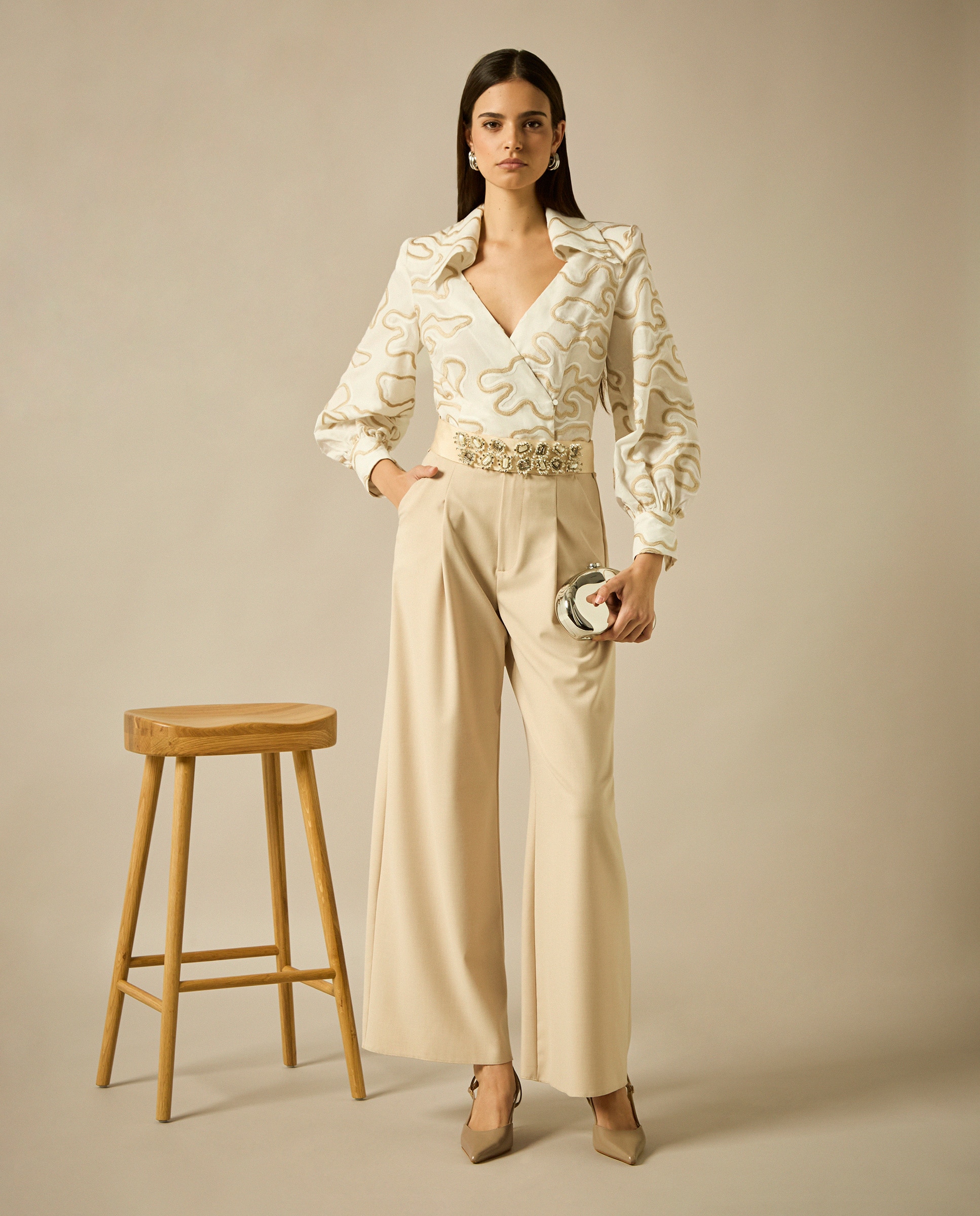 Imagem 0 de Calças Formais com Corte a Direito