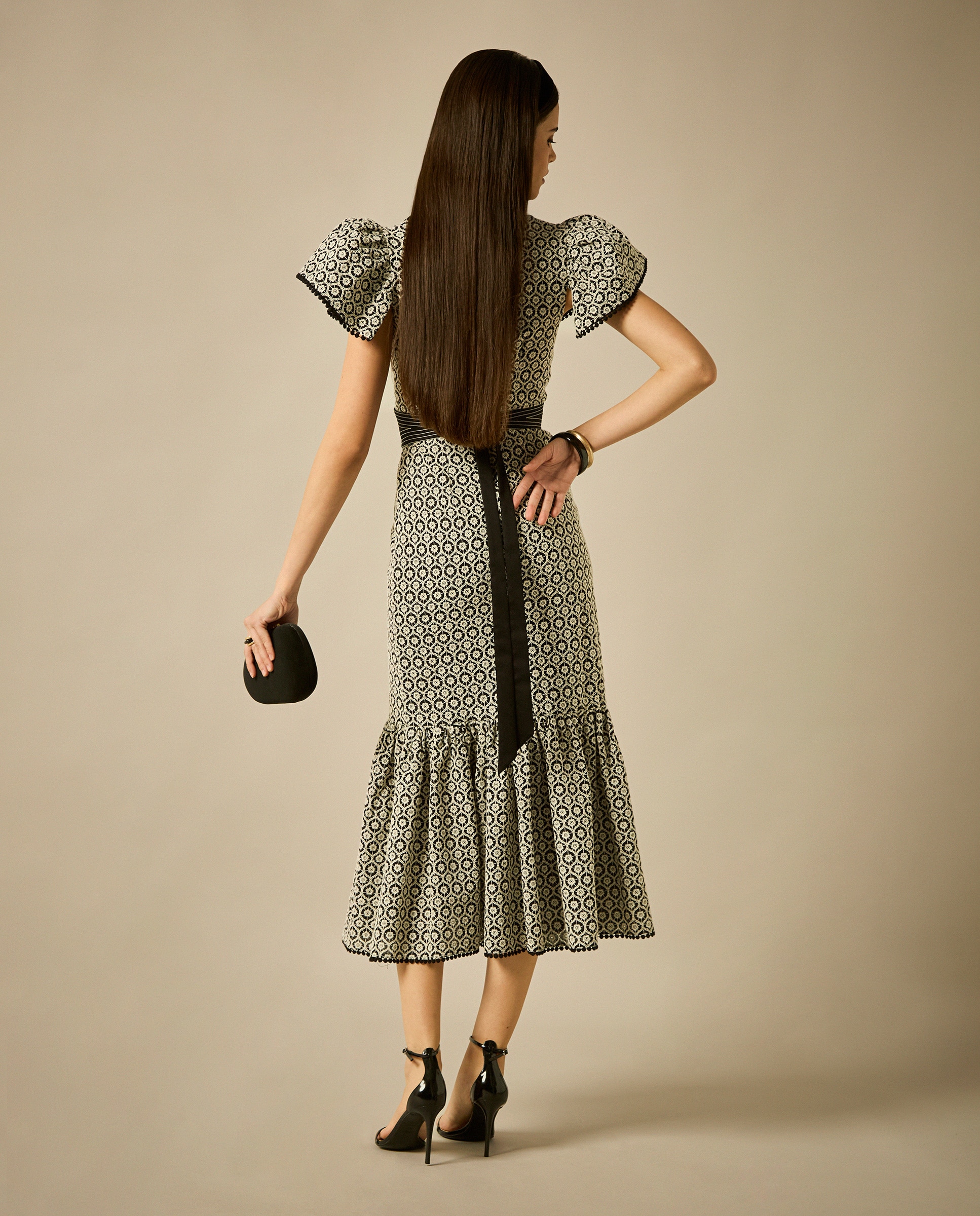 Vestido Midi Sirena com Ombros com Folhos e Cinto com Pespontos Cru-2
