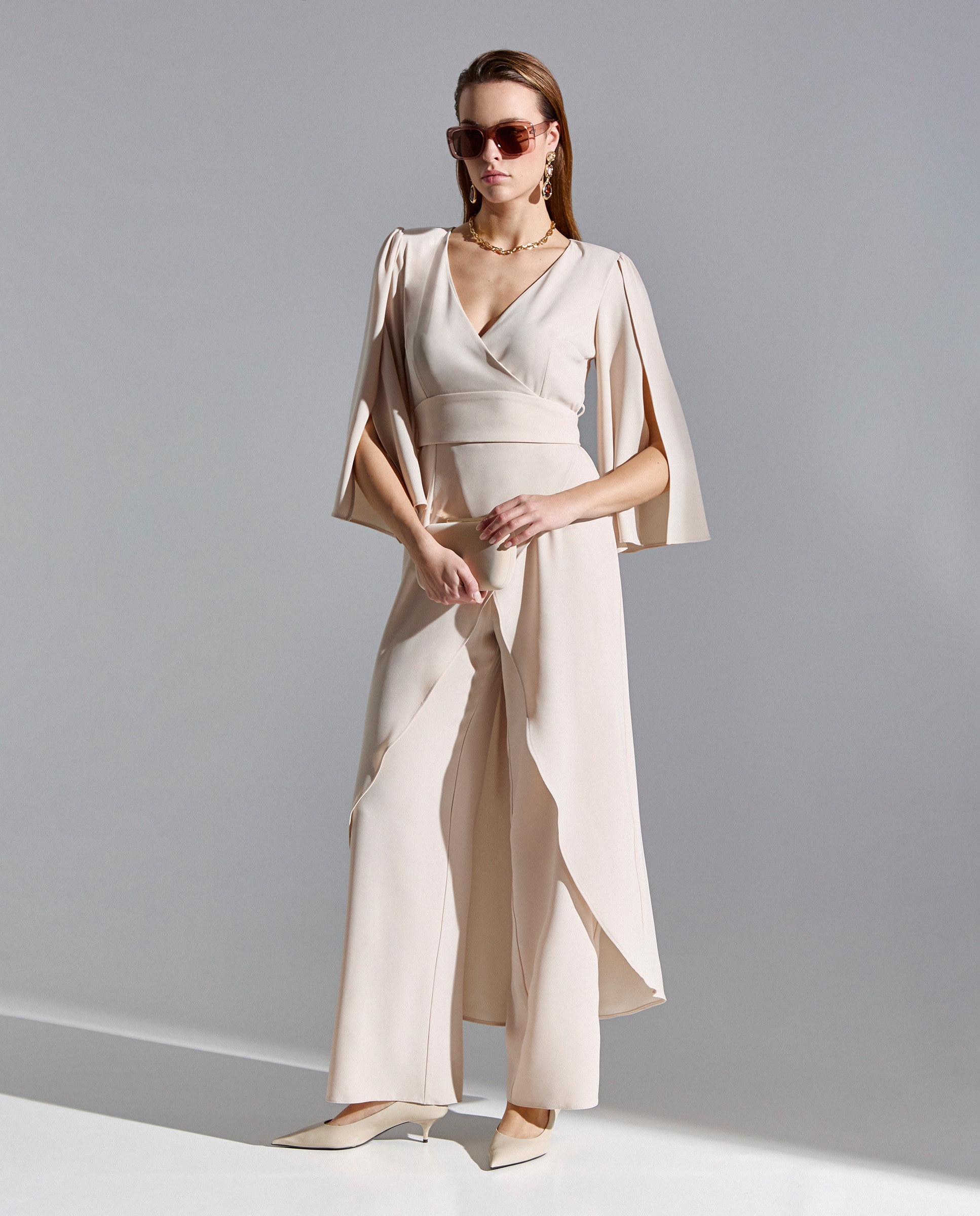 Imagem 0 de Calças Formais com Mangas Capa e Calças com Perna Coluna e Cinto Largo