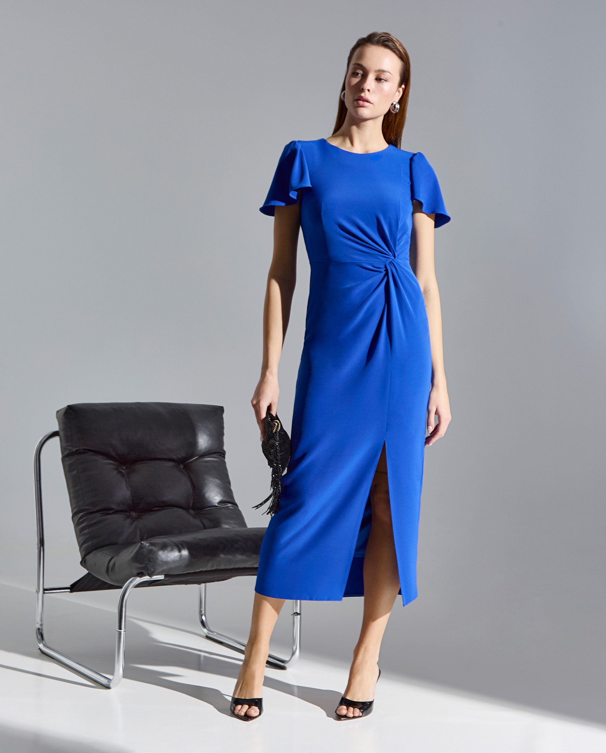 Imagem 0 de Vestido de Cocktail Midi com Mangas Curtas de Meia Capa