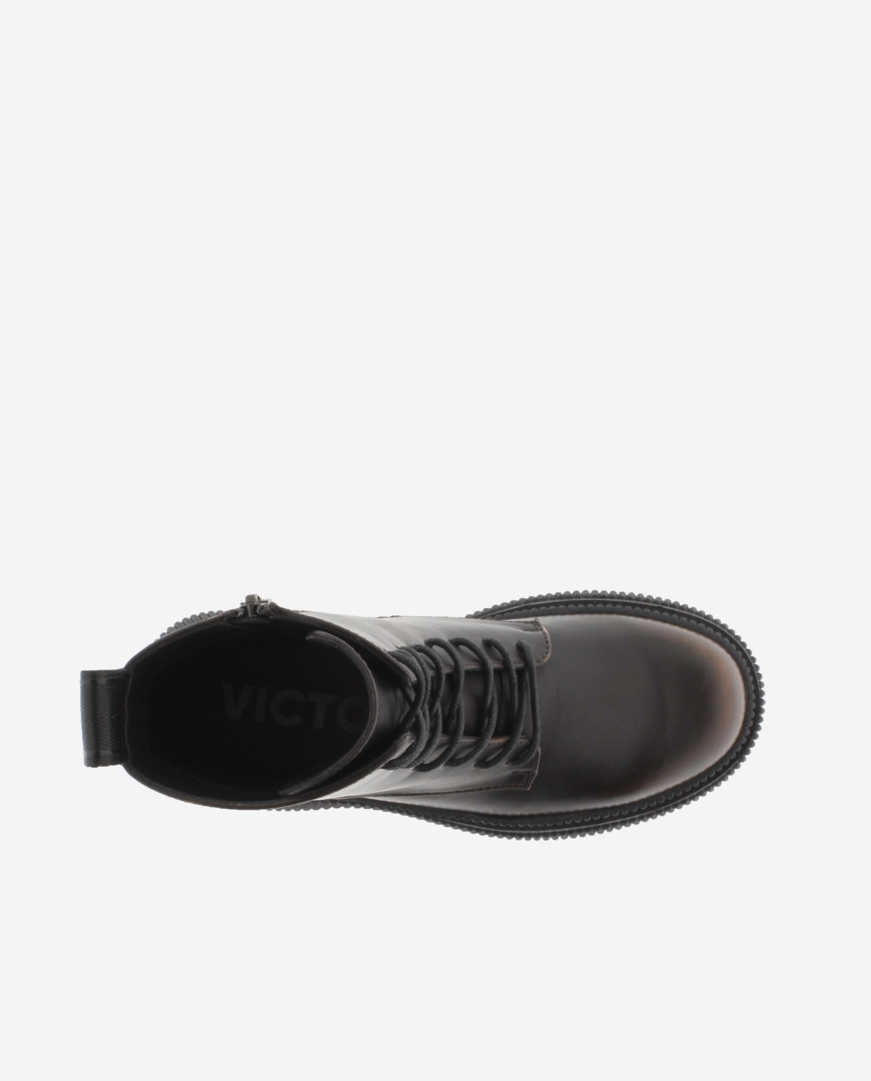 Botas em Preto Monocromo com Sola Grossa e Puxador Posterior Preto-4