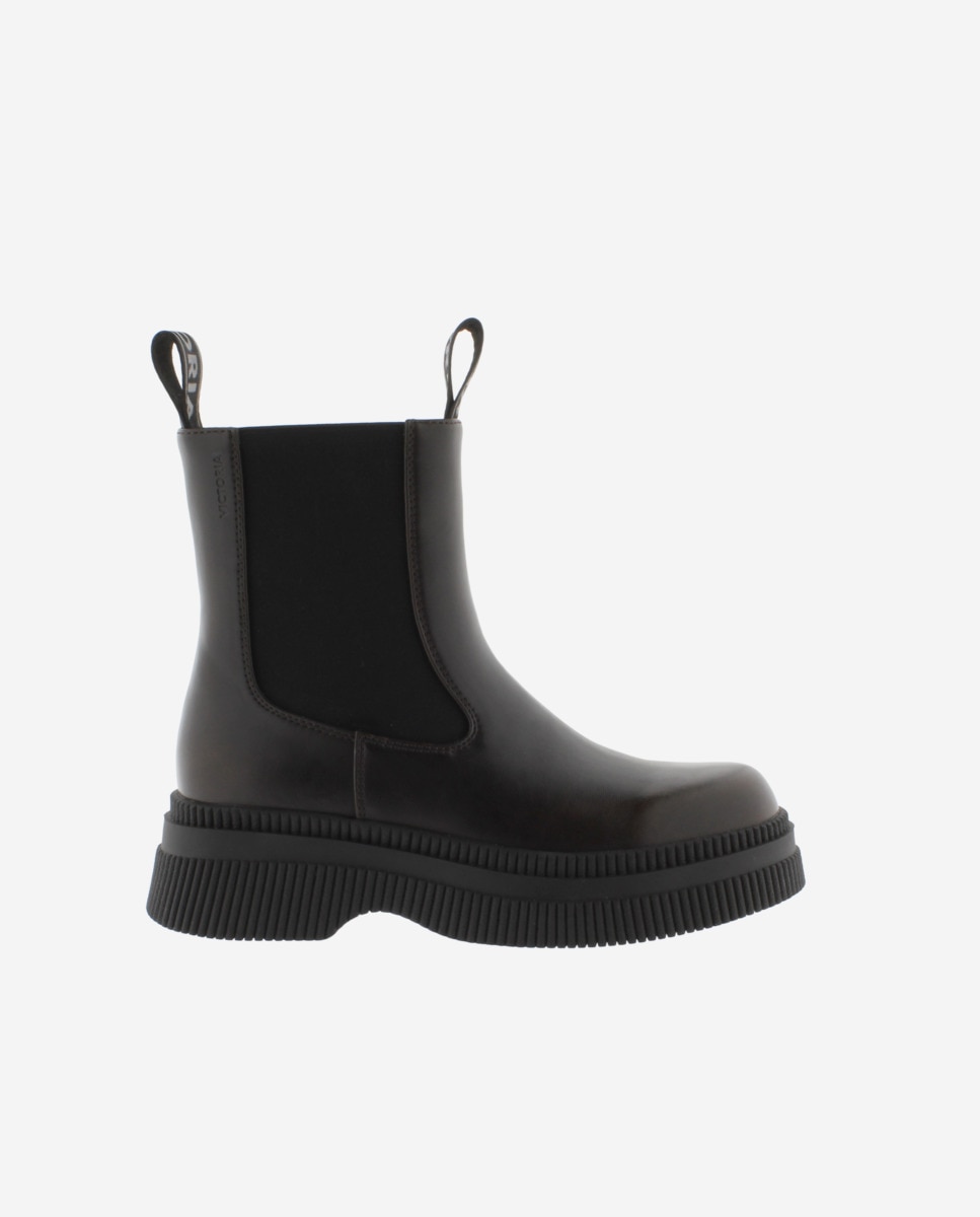 Imagem 0 de Botins em Preto Monocromo com Sola Grossa e Puxador Duplo