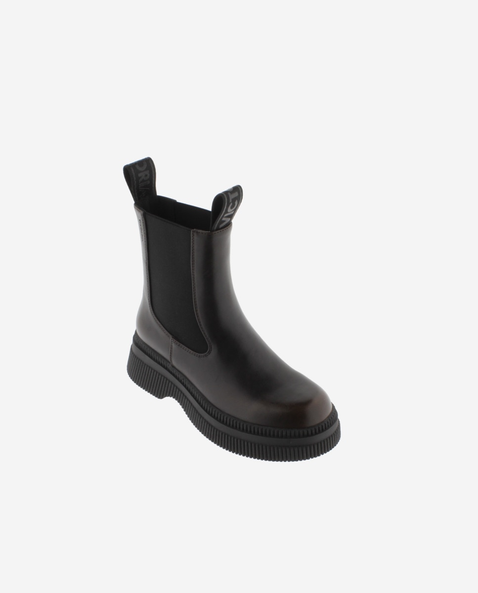 Botins em Preto Monocromo com Sola Grossa e Puxador Duplo Preto-2