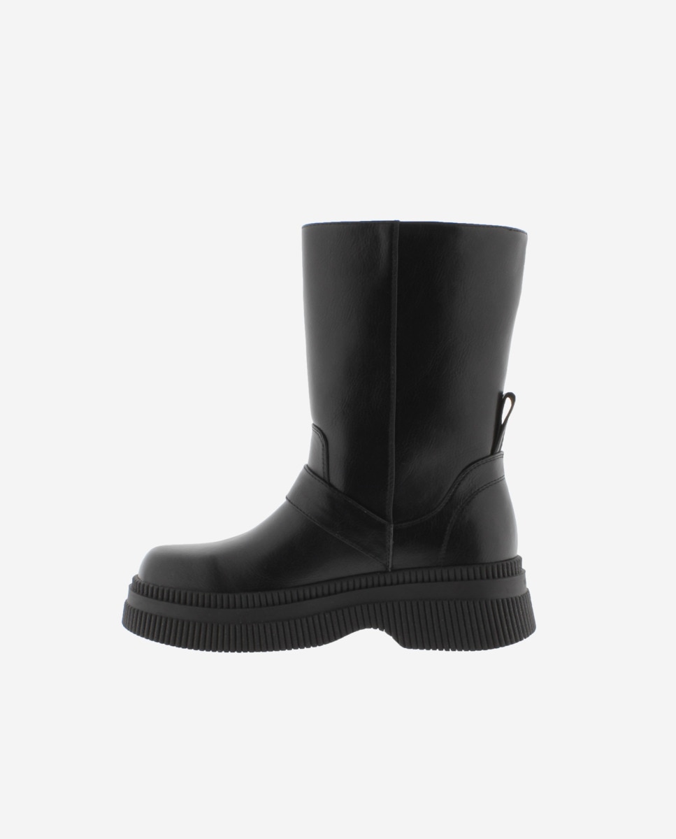 Botas em Preto Monocromo com Sola Grossa e Dupla Tira Preto-3