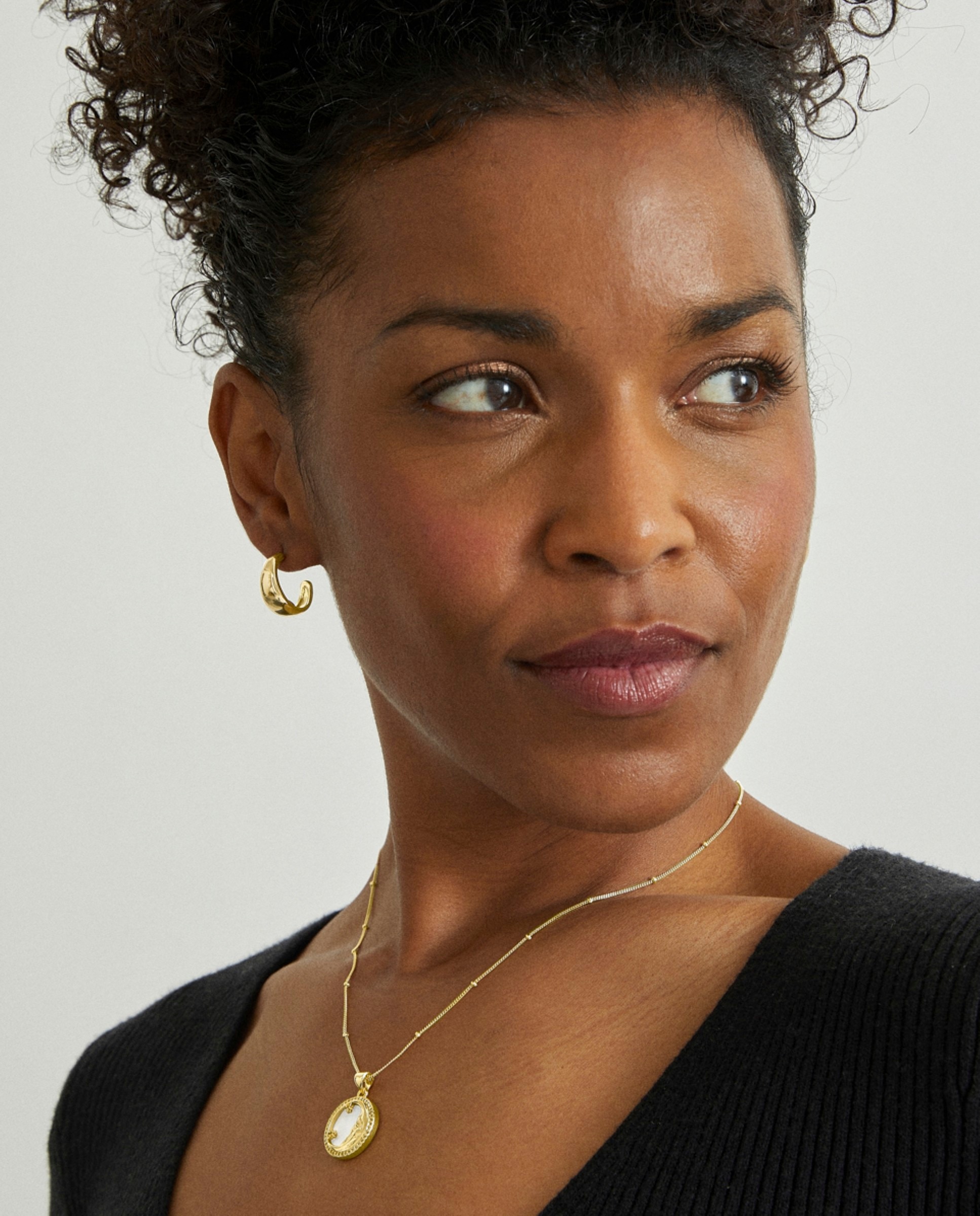 Brincos Basic com Acabamentos em Ouro Amarelo de 18 Quilates Dourado-2