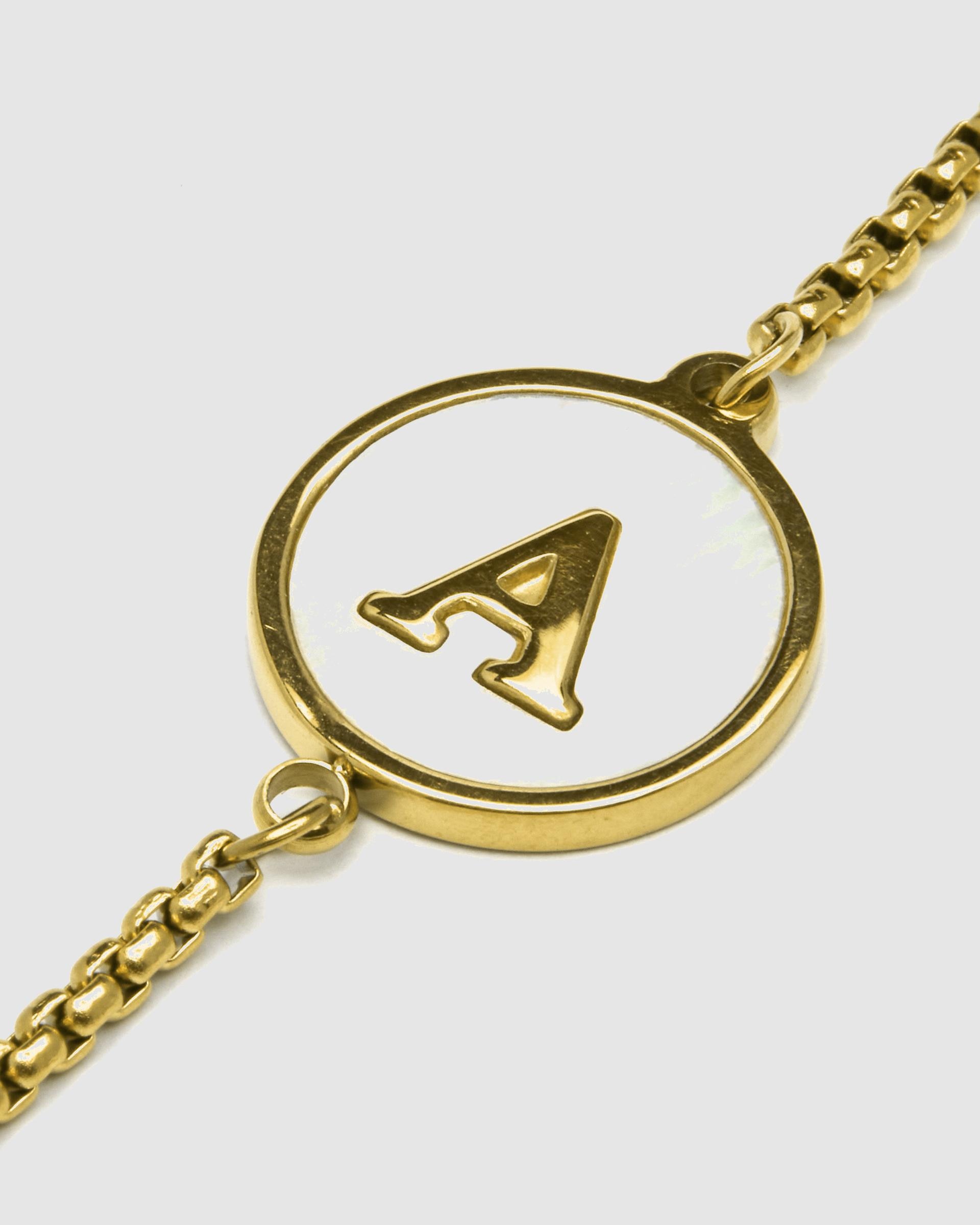 Pulseira com Charms Letras Acabada em Ouro de 18 Quilates com Madrepérola Branca Ouro-5
