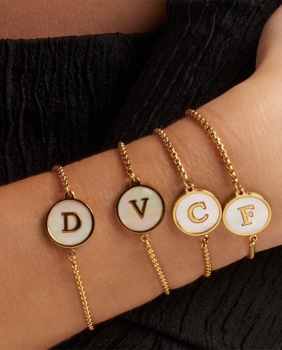 Pulseira com Charms Letras Acabada em Ouro de 18 Quilates com Madrepérola Branca Ouro-4